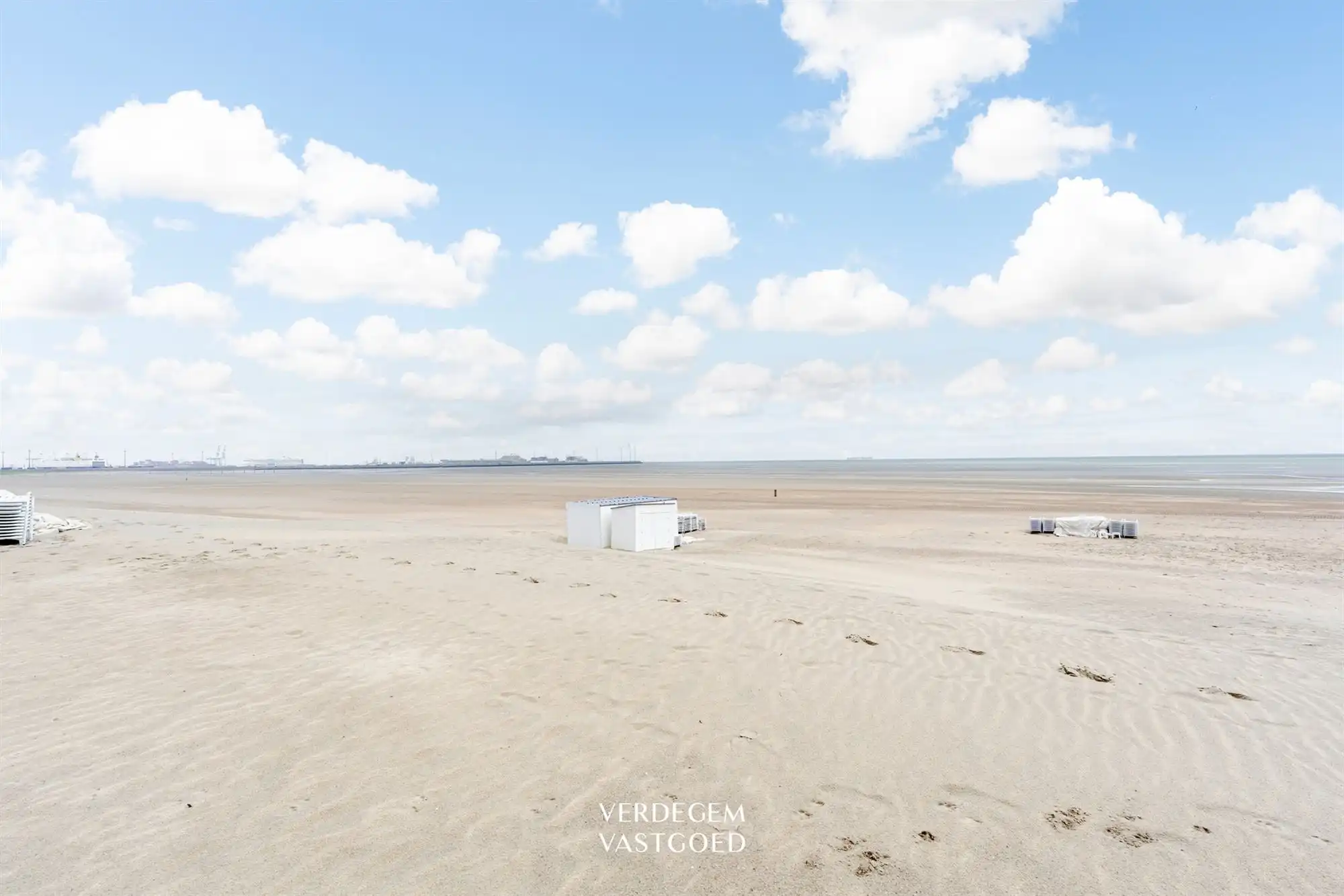 Opbrengsteigendom aan zee: 4 appartementen met duinen en park om de hoek foto 2