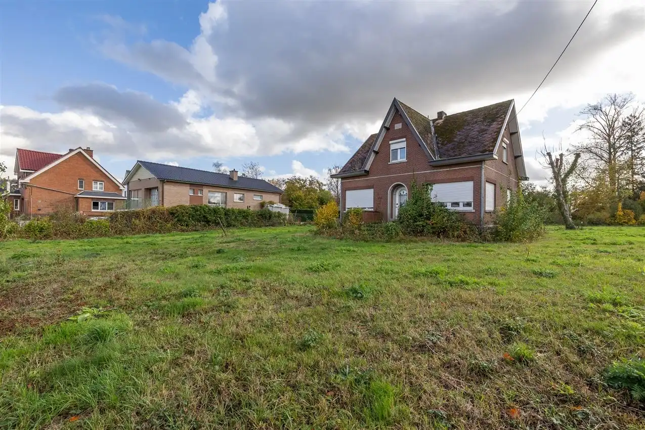 Uniek perceel van 50a33ca met af te breken woning aan agrarisch gebied foto 10