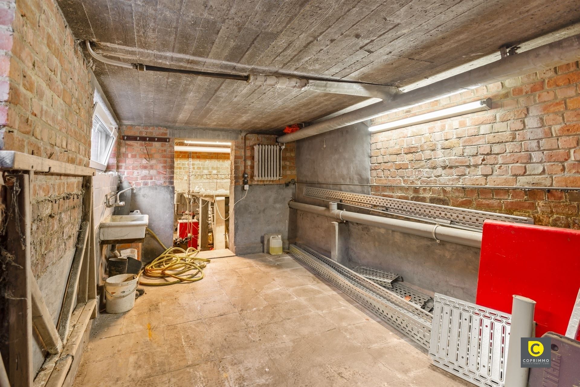 Unieke woning met 450 m² magazijn & showroom foto 16