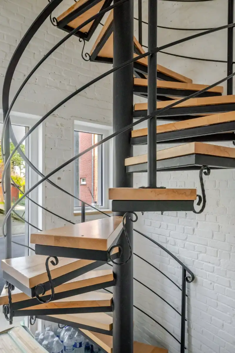 Gerenoveerde woning voor combinatie wonen/werken foto 13