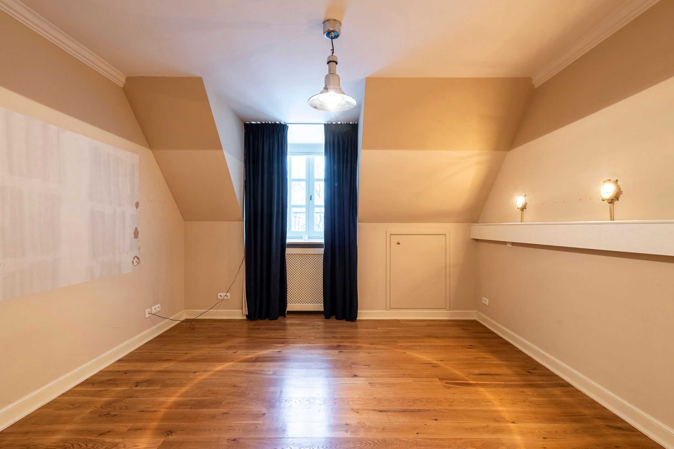 Villa met binnenzwembad en conciërgerie op riant perceel foto 25