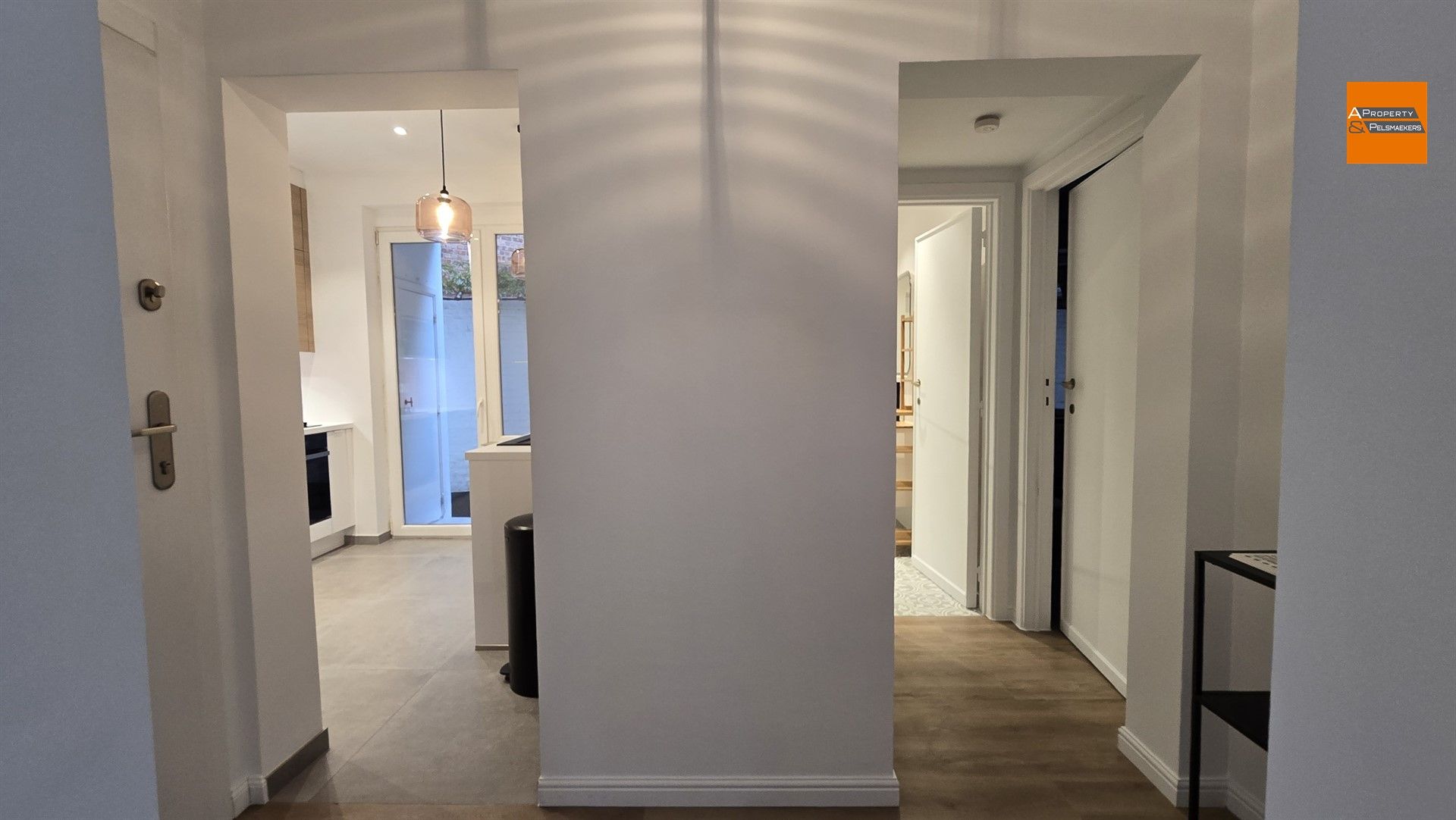 Opgefrist gelijkvloersappartement in Etterbeek foto 10