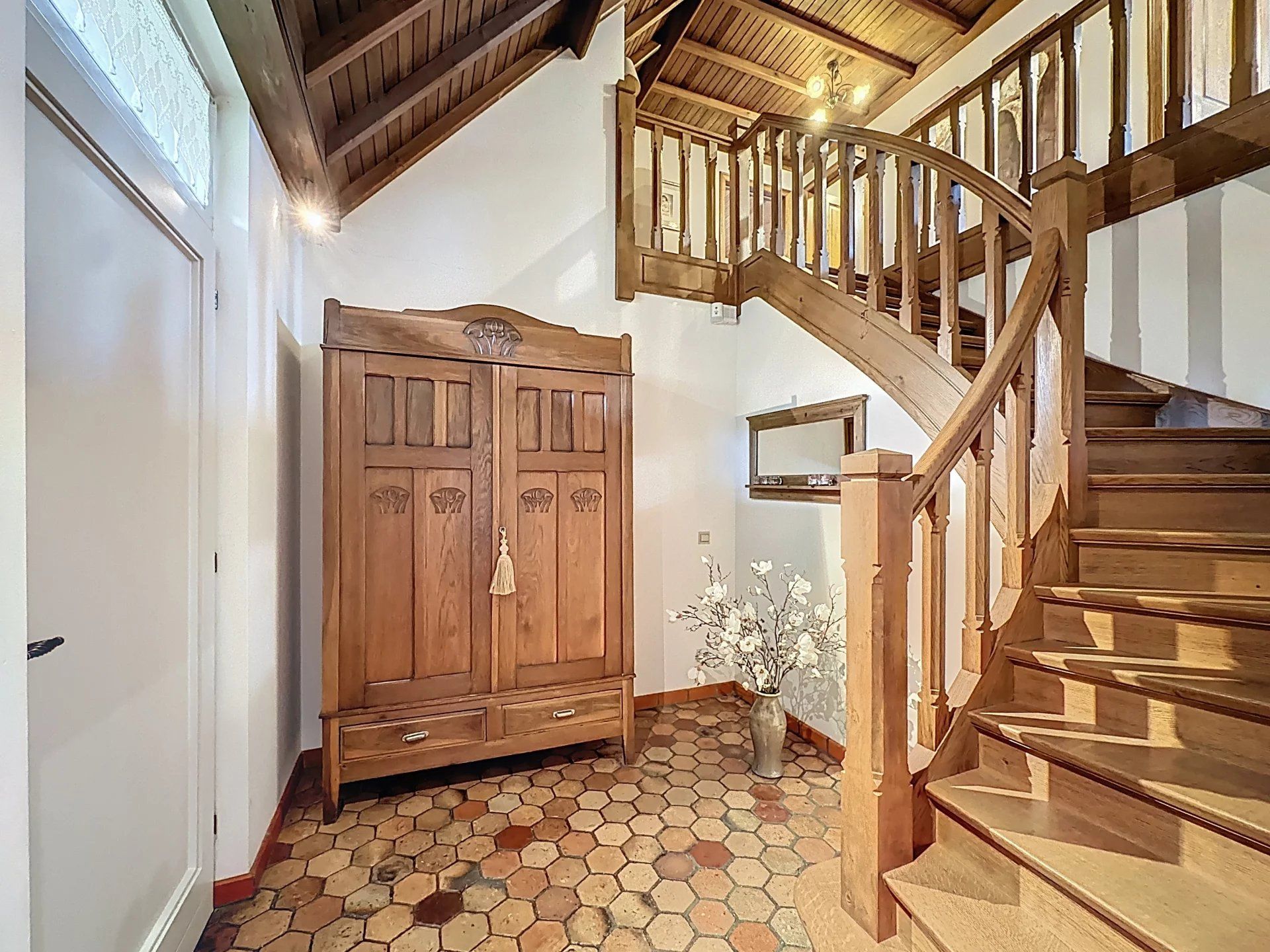 Zeer verzorgde landelijke woning op prachtig perceel met 3 slaapkamers en 2 badkamers. foto 13