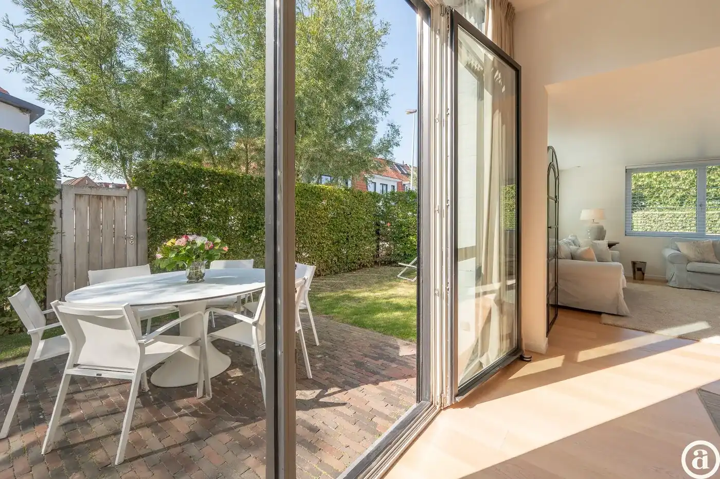 Prachtige, lichtrijke woning in hartje Zoute.  foto 5