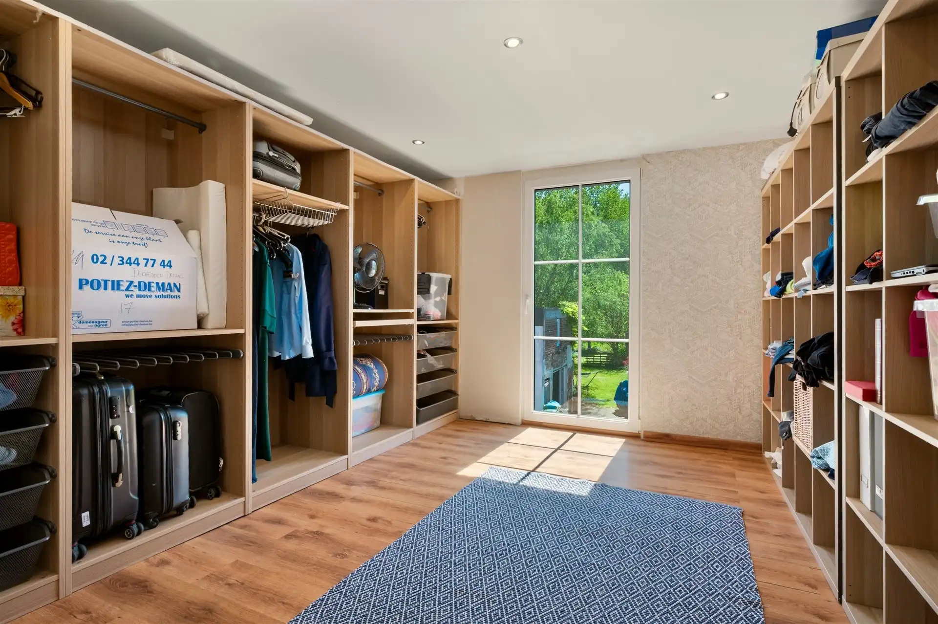 Ruime woning met multifunctioneel bijgebouw en grote tuin foto 17