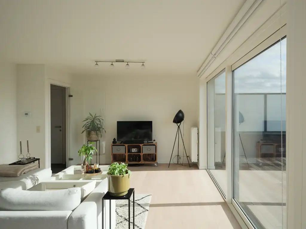 Lichtrijk dakappartement (BJ 2015) met een bijzonder ruim terras foto 6