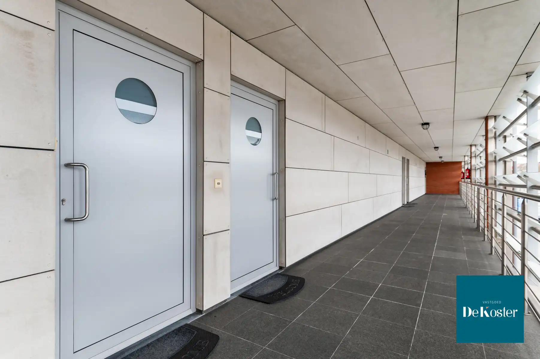 Stijlvol duplexappartement met ruim terras en garage foto 4