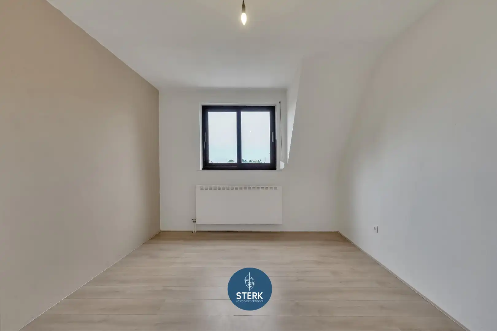 APPARTEMENT MET 2 SLPKS OP EEN GUNSTIGE LOCATIE TE GELLIK-LANAKEN !  foto 12