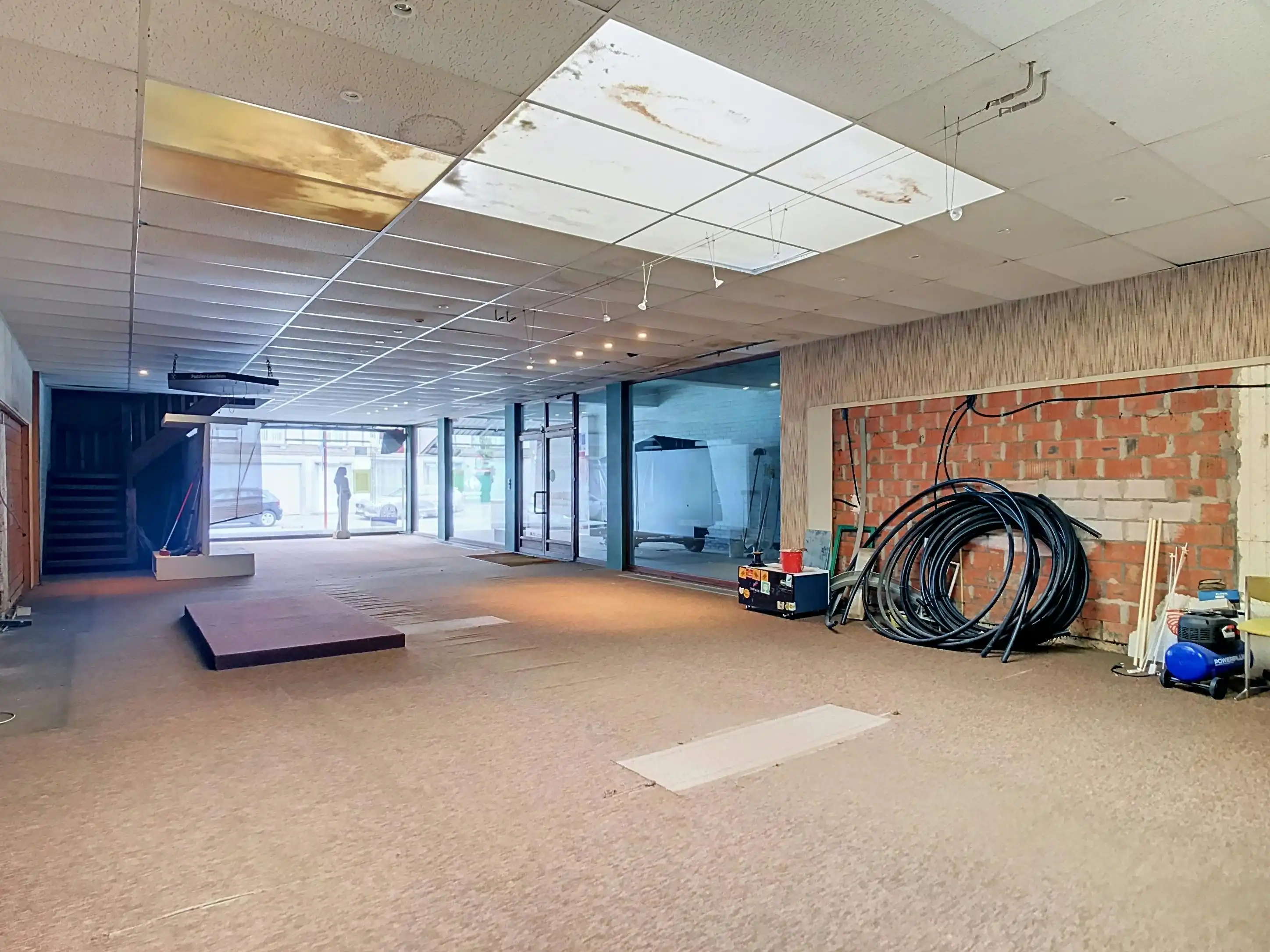 Te renoveren handelspand met appartement en tuin in Bazel foto 4