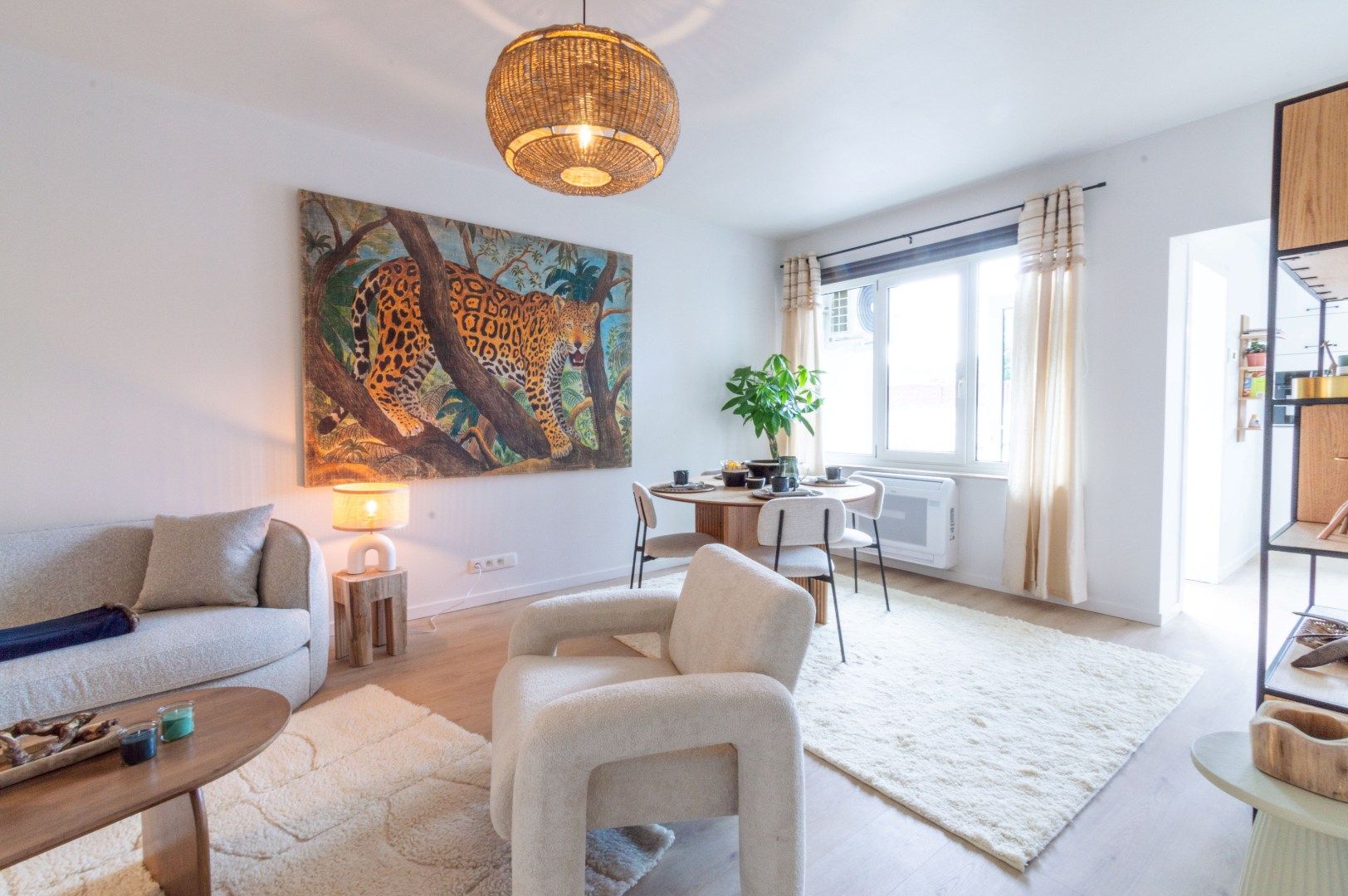 Een volledig vernieuwbouwd appartement met 1 slaapkamer foto 3