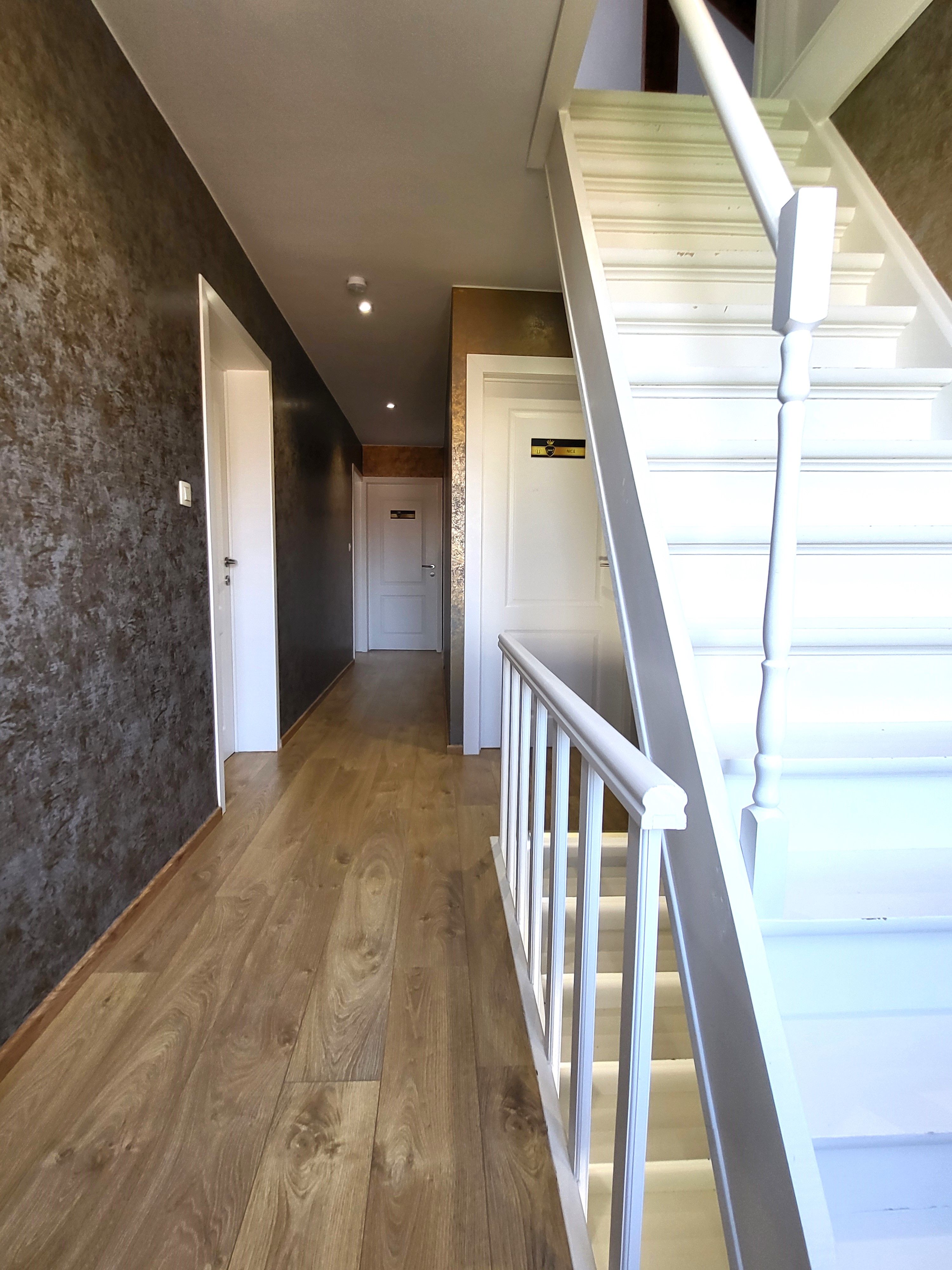 Prachtig gerenoveerde woning en bijgebouw op 571m² met commerciële doeleinden.  foto 17