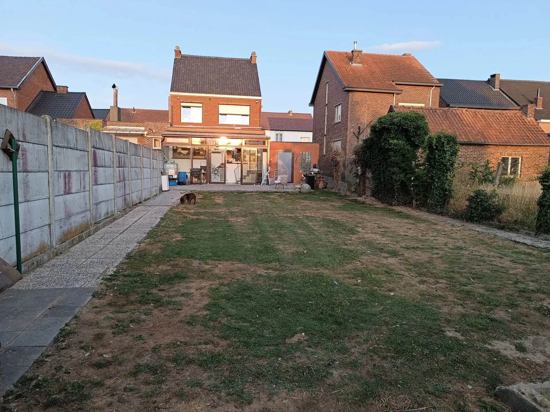 Woning met 2 slaapkamers, garage, terras en tuin foto 14