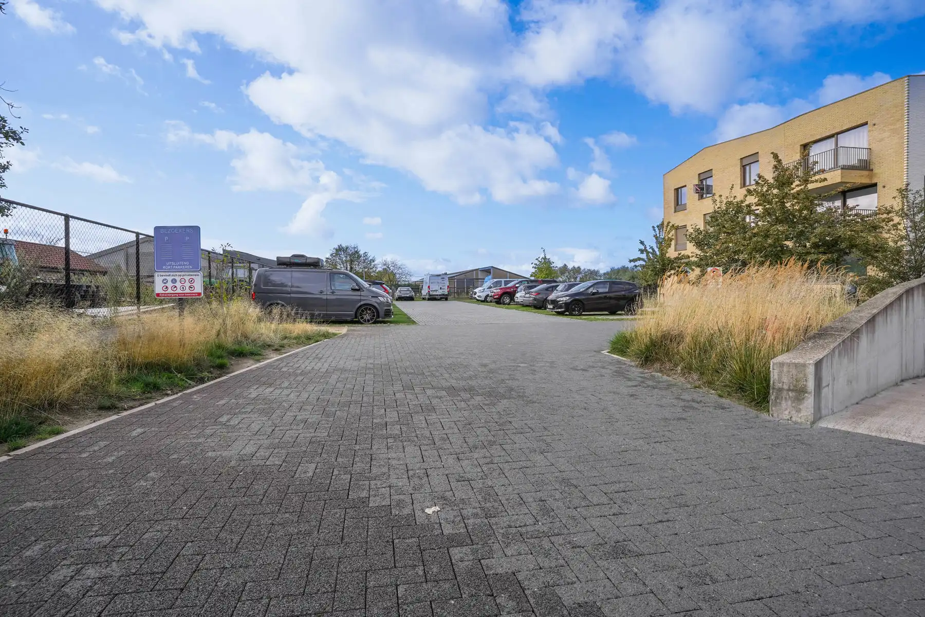 Stijlvolle assistentiewoning met terras in het centrum van Breendonk foto 19