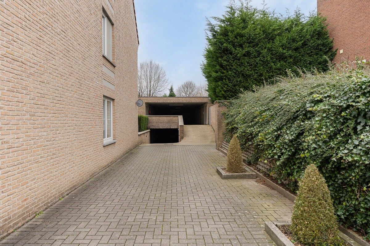 Ruime duplex met 3 slaapkamers  en garage te huur in het hart van Gellik, Lanaken foto 28