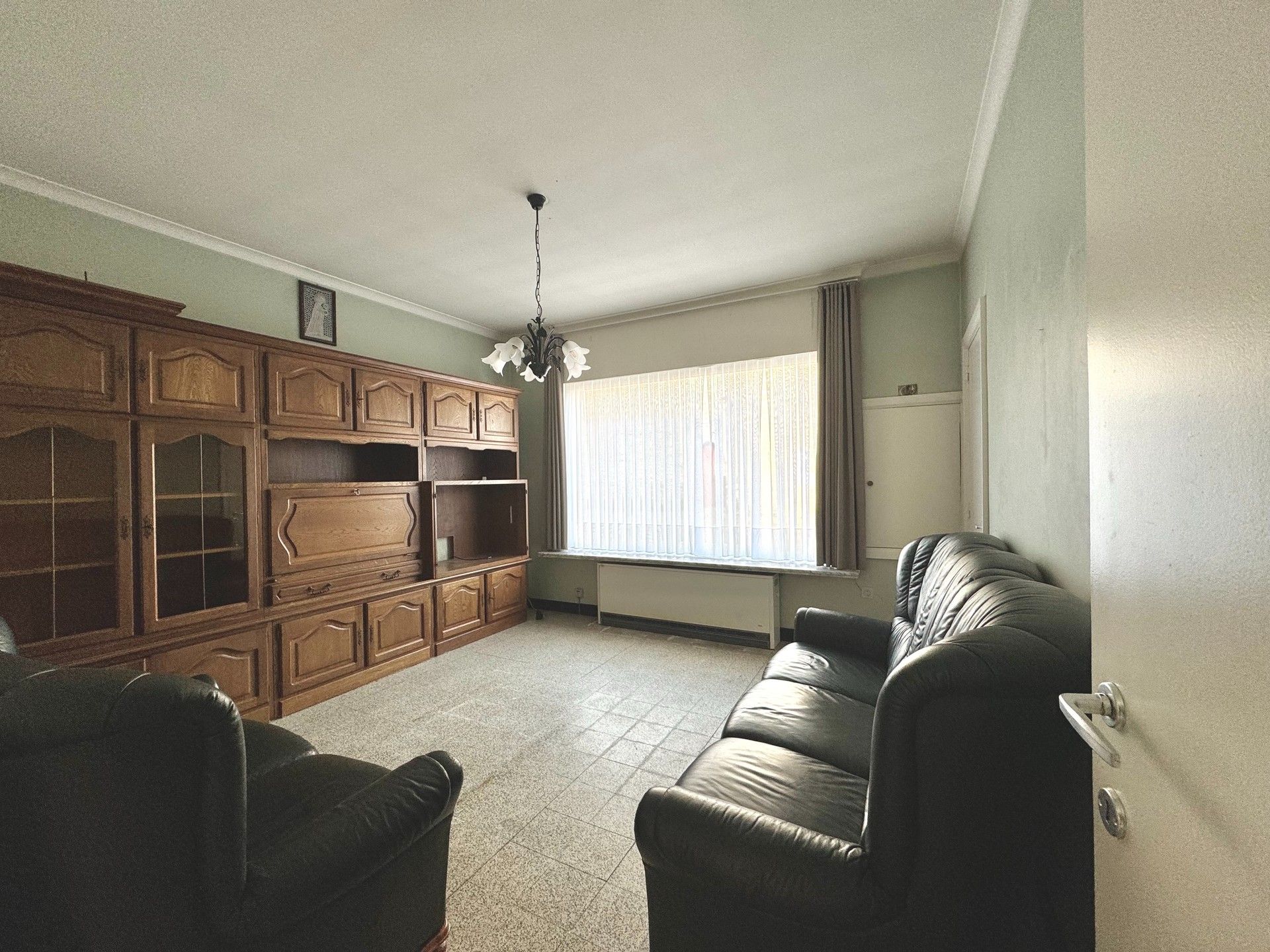 RUIME WONING MET 4 KAMERS EN UIN foto 9