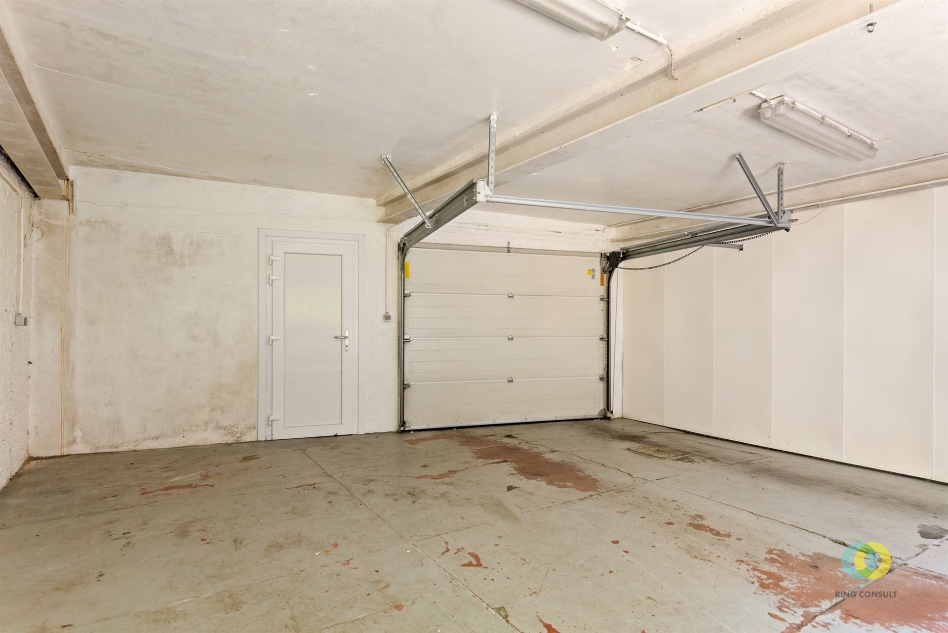 Ruime karakterwoning met garage en terras foto 6