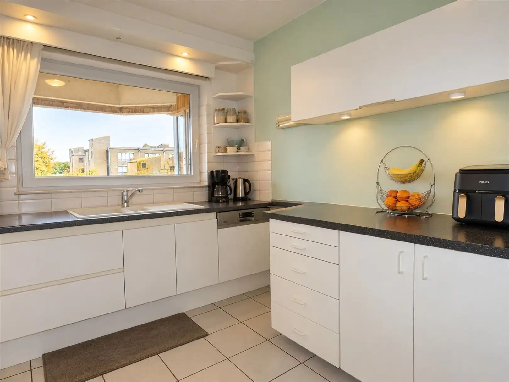 Ruim en lichtrijk appartement met 3 slaapkamers en twee terrassen op een toplocatie in Brasschaat foto 6