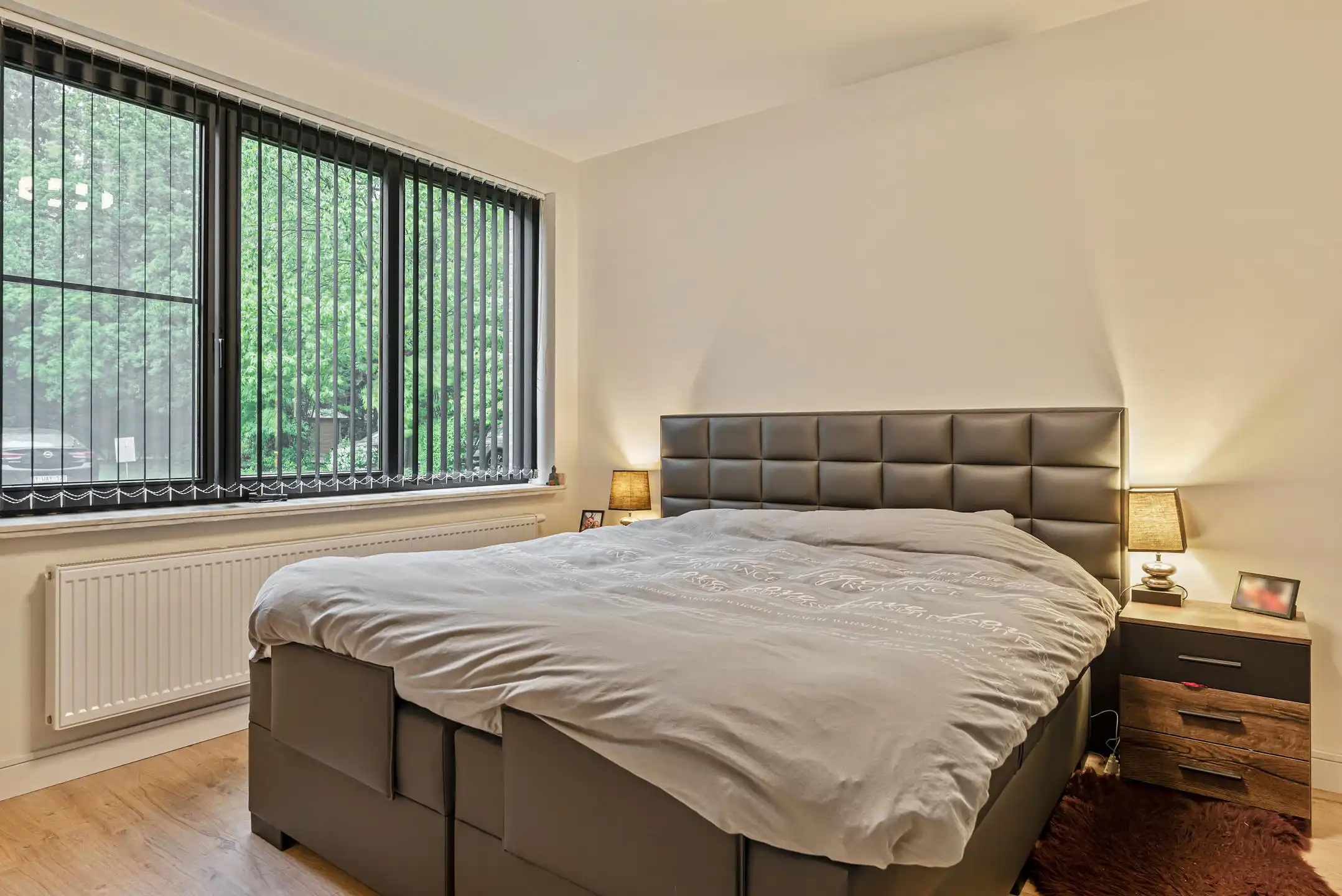 Volledig gerenoveerd zonnig appartement met 2 slaapkamers foto 8