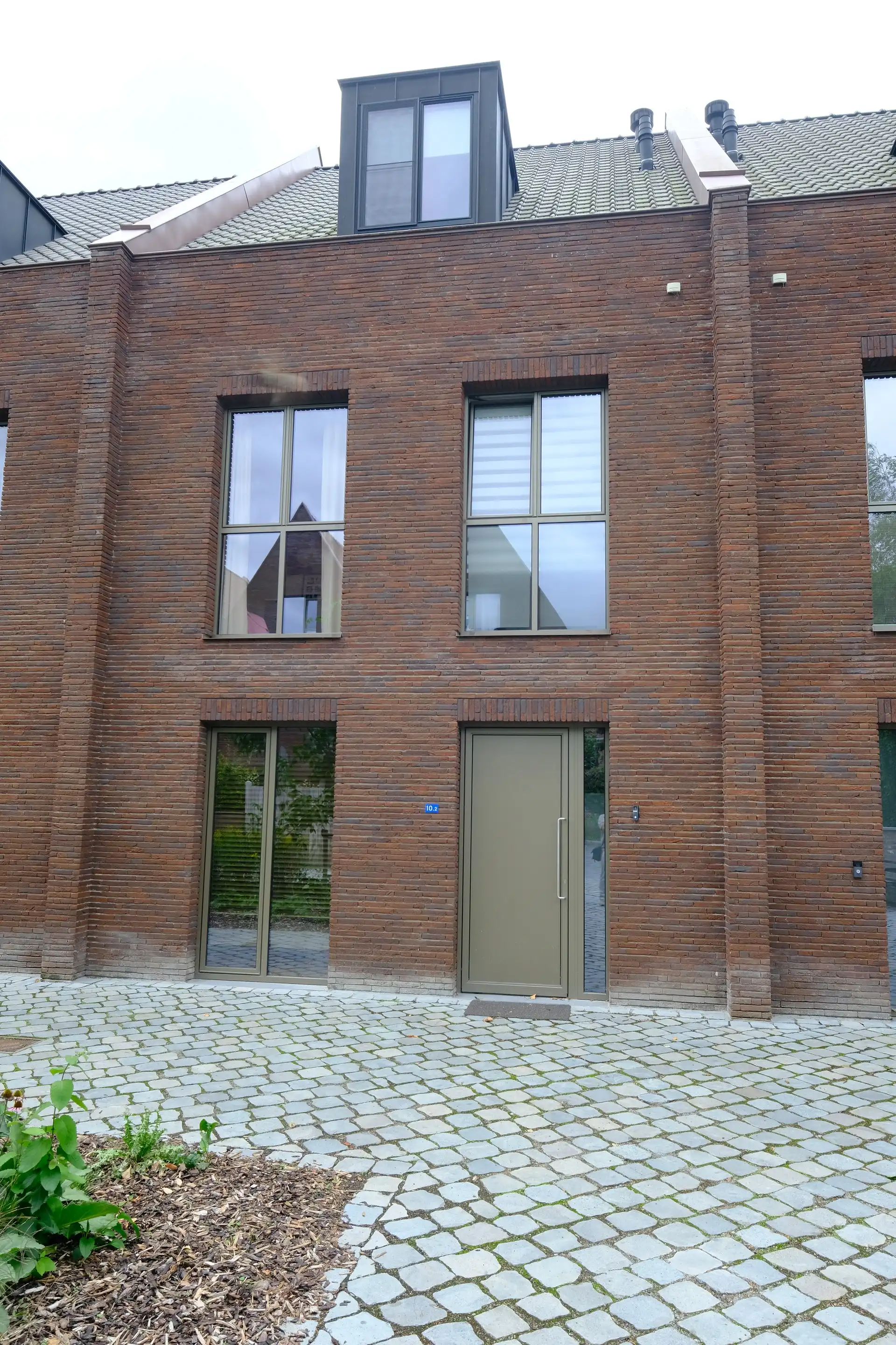 luxueus ingerichte woning met 3 slaapkamers in het gezellige Oud-Rekem foto 2