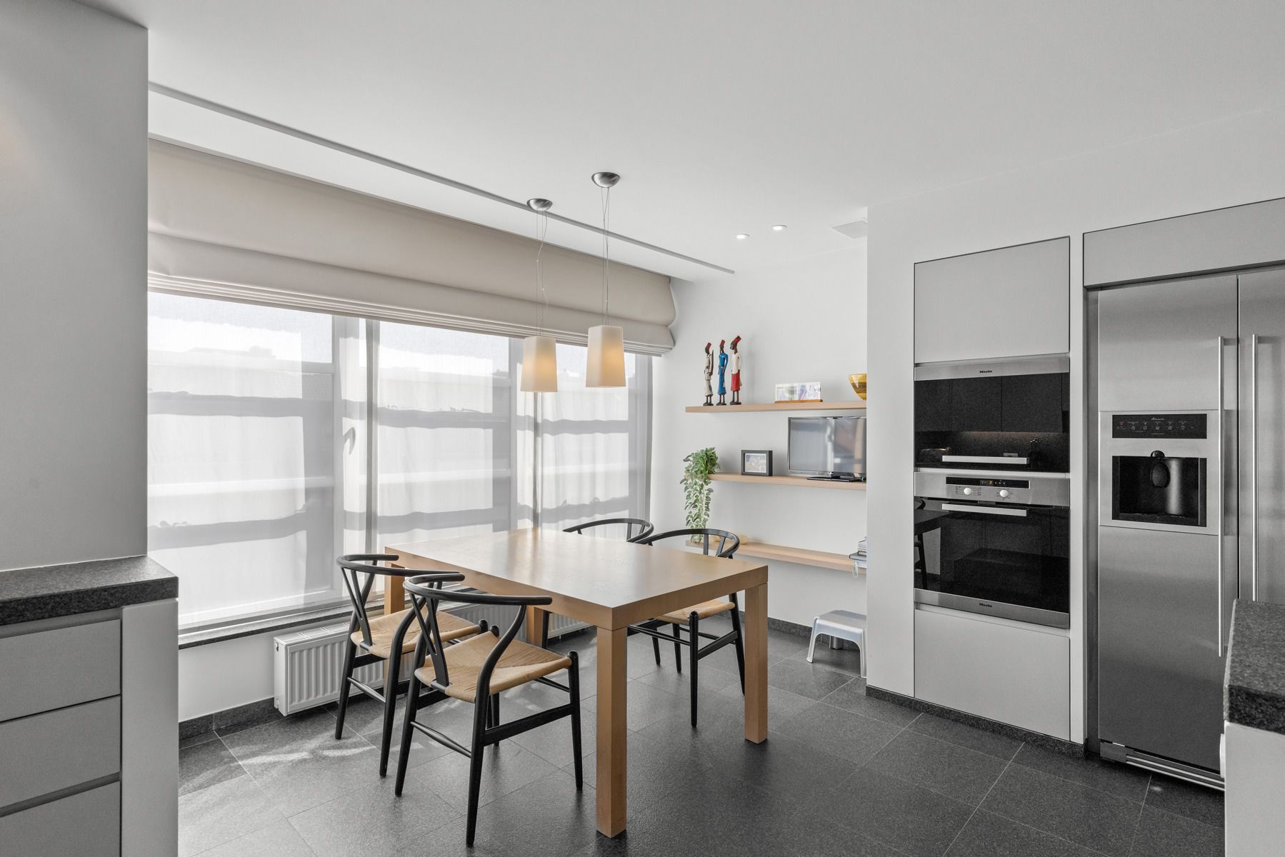 Exclusief en riant wonen met zicht op de oude Leiearm foto 11