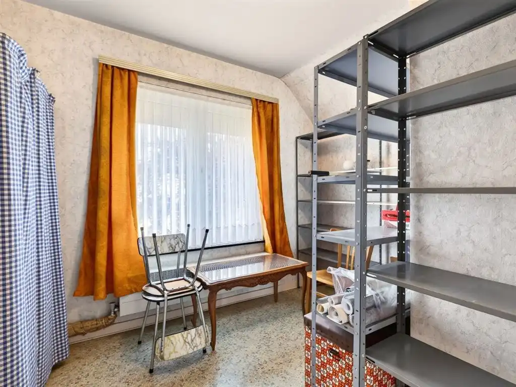 Verzorgde, vrijstaande woning, op te frissen naar eigen smaak foto 30
