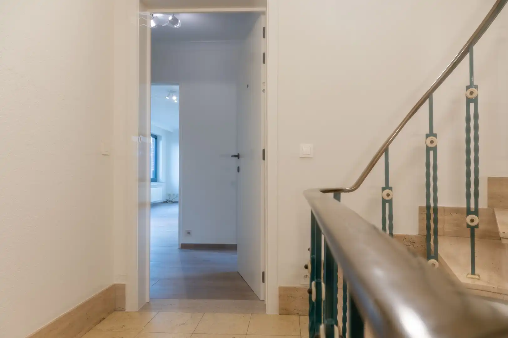 Modern twee slaapkamer appartement foto 11