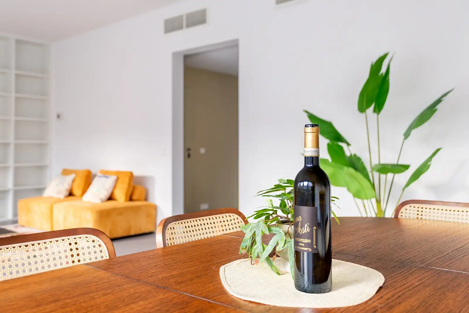 Architecturale parel met een zee van ruimte foto 11