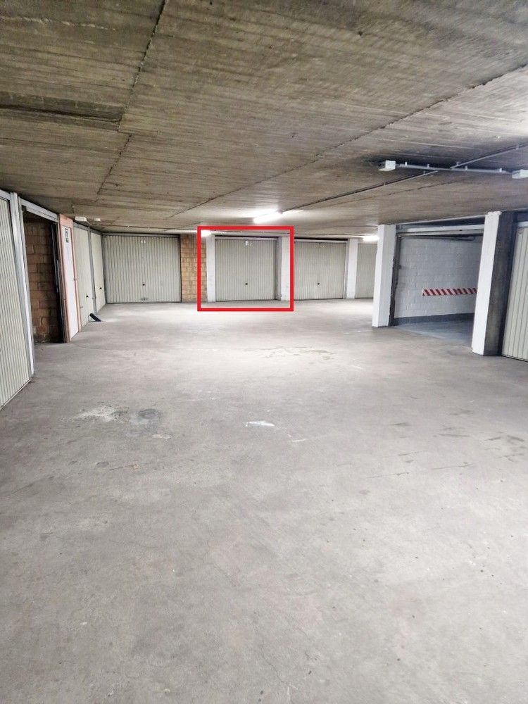 Garagebox in het centrum van Sint-Truiden foto 2