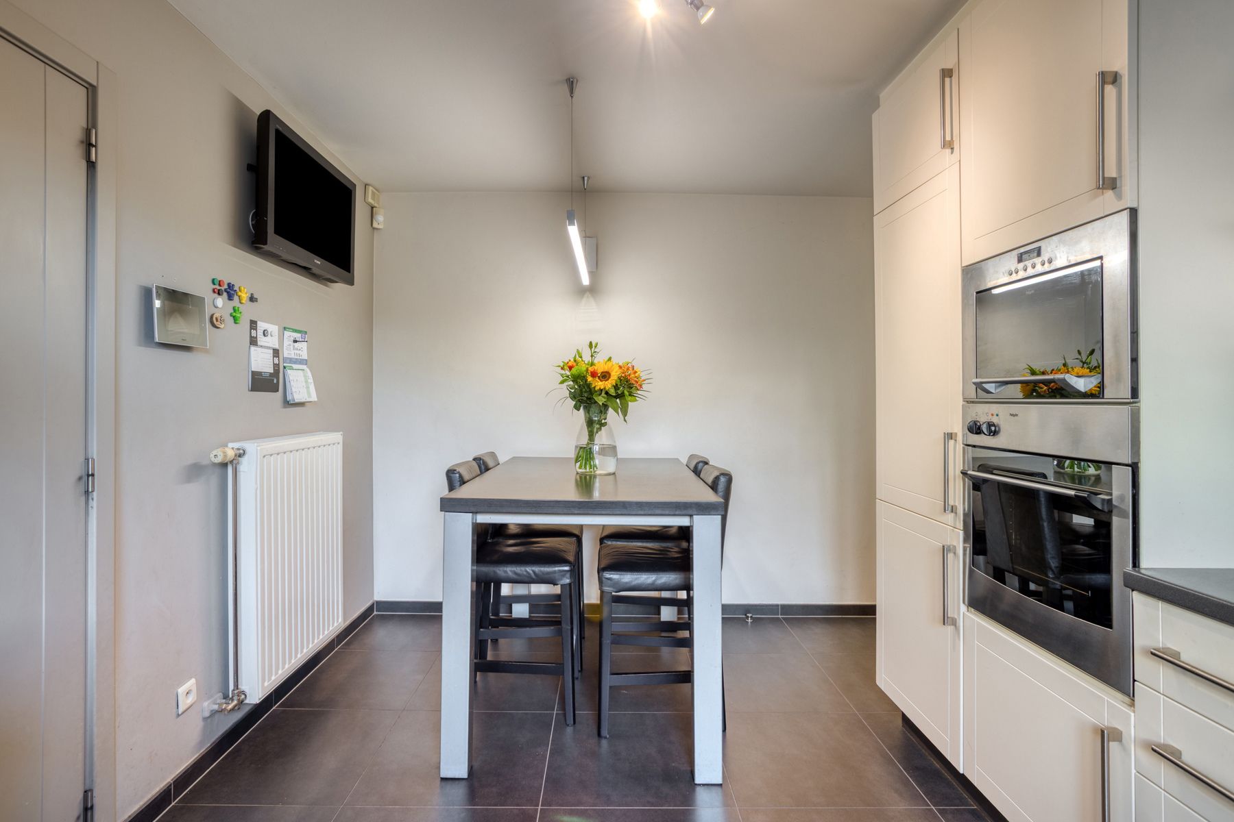 Landelijk gelegen ruime villa op 11a foto 12
