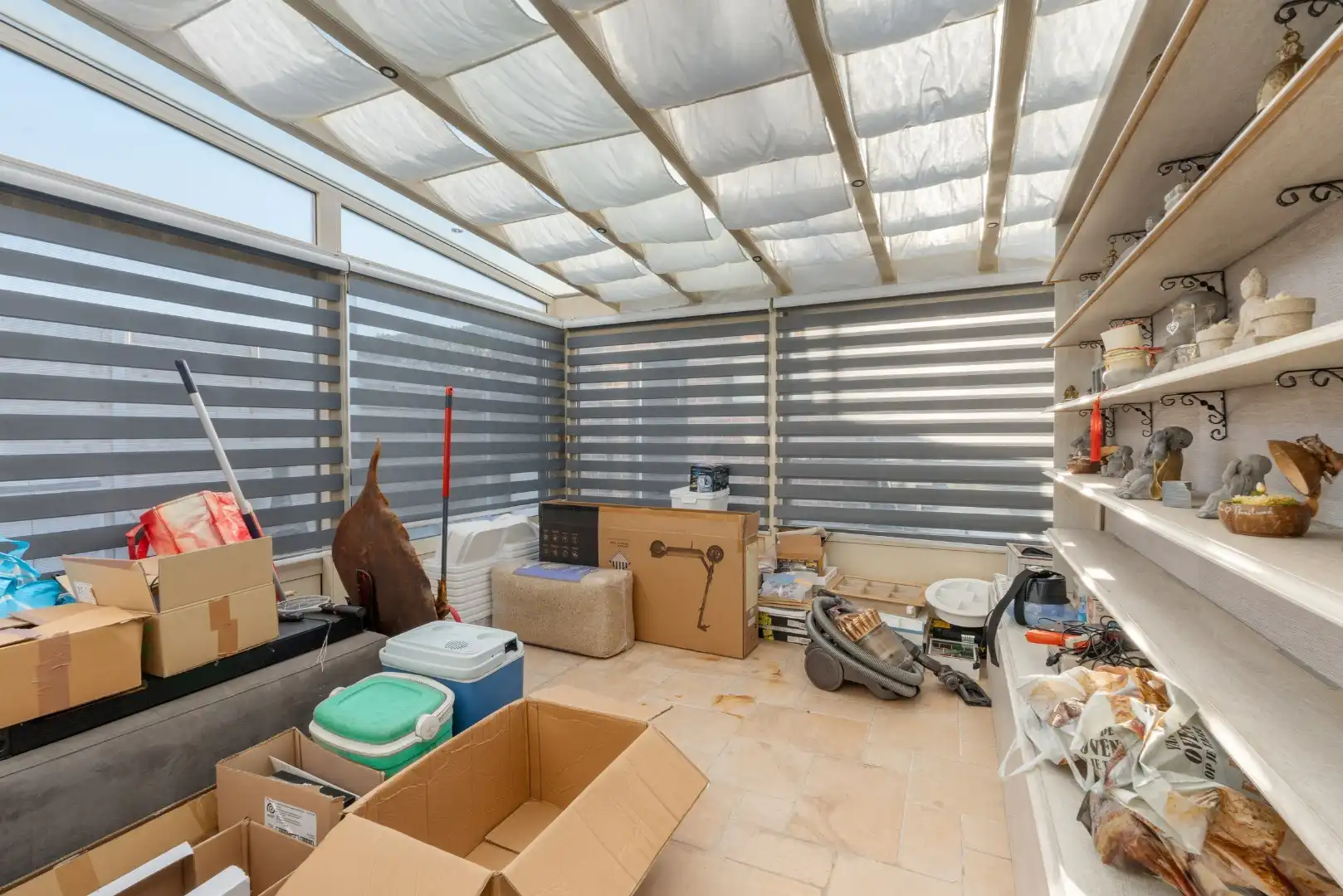 Charmante rijwoning met zonnig terras, wellnessruimte en garagebox in de Vicognewijk foto 8