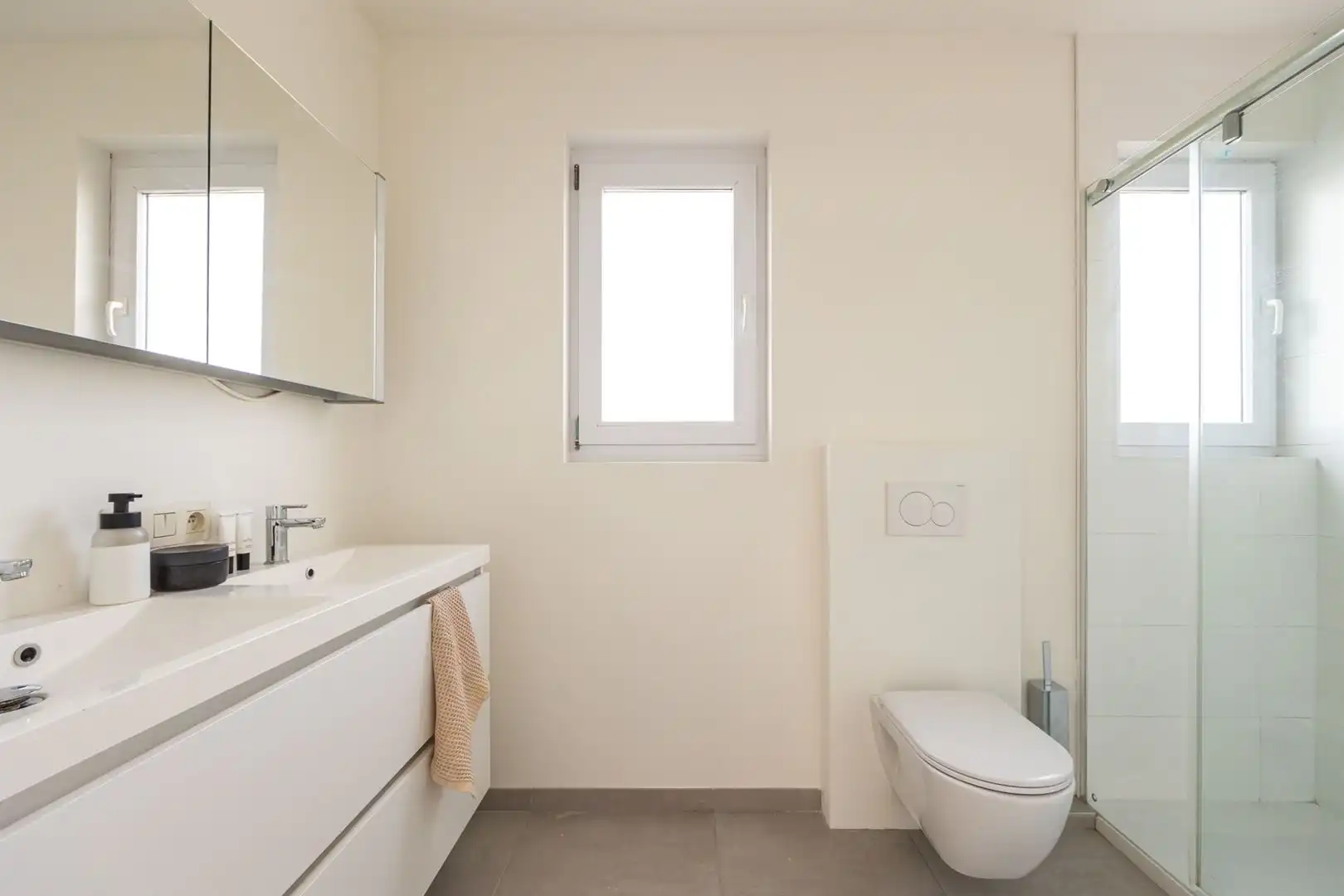 Prachtig dakappartement met 2 ruime slaapkamers te Schoonbroek.  foto 10