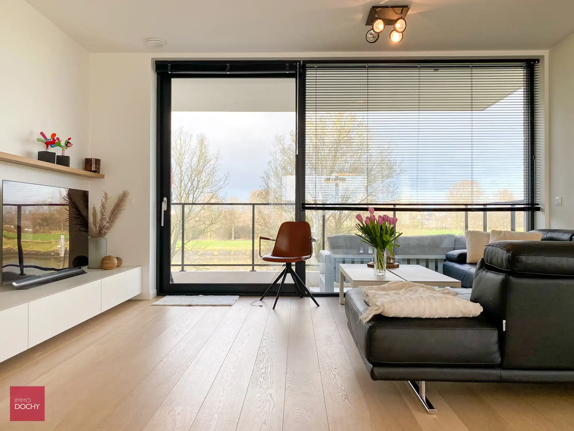 Recent luxueus ingericht appartement met frontaal zicht op Leie | Spinnerijstraat foto 2