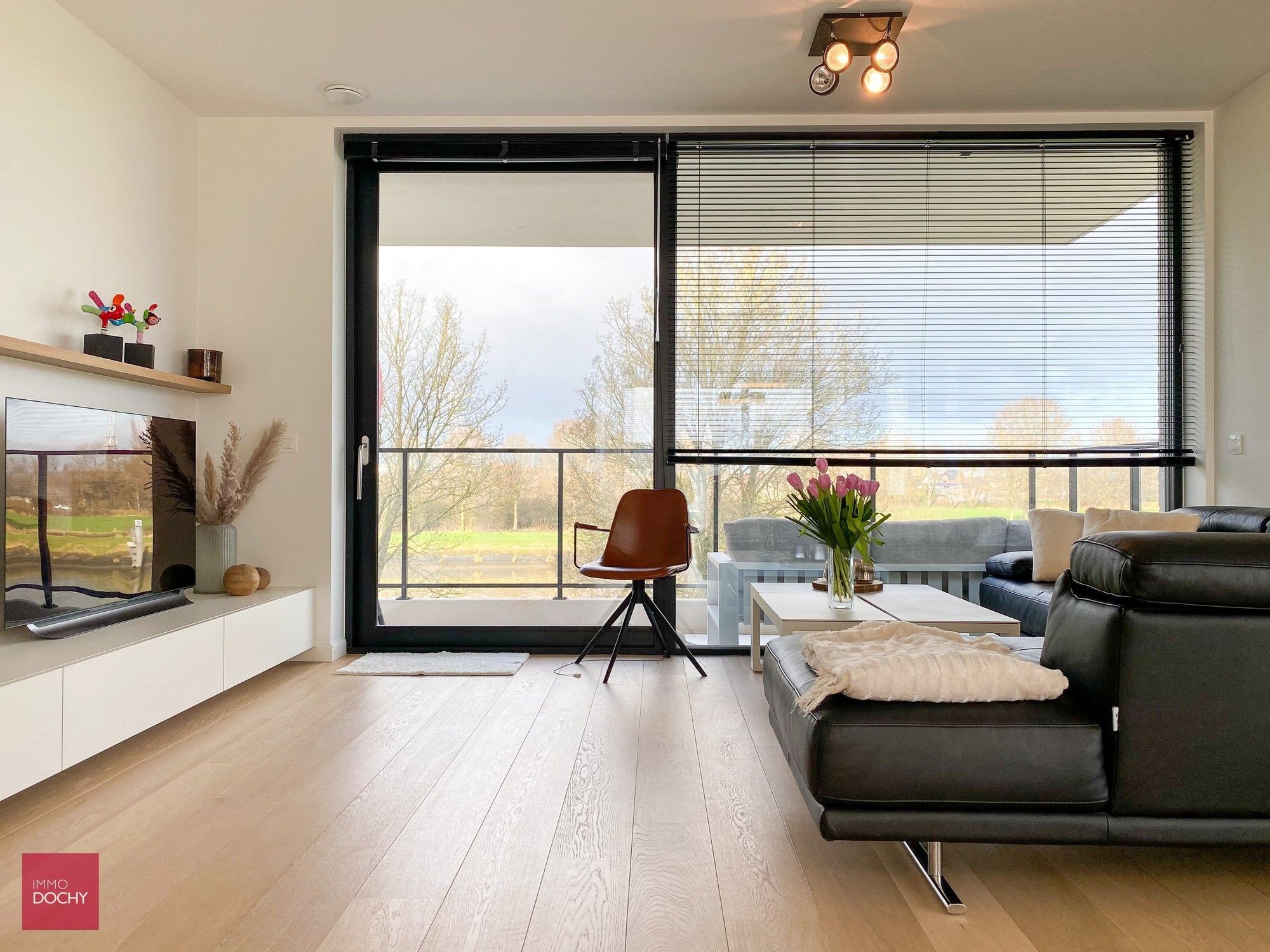 Recent luxueus ingericht appartement met frontaal zicht op Leie | Spinnerijstraat foto 2