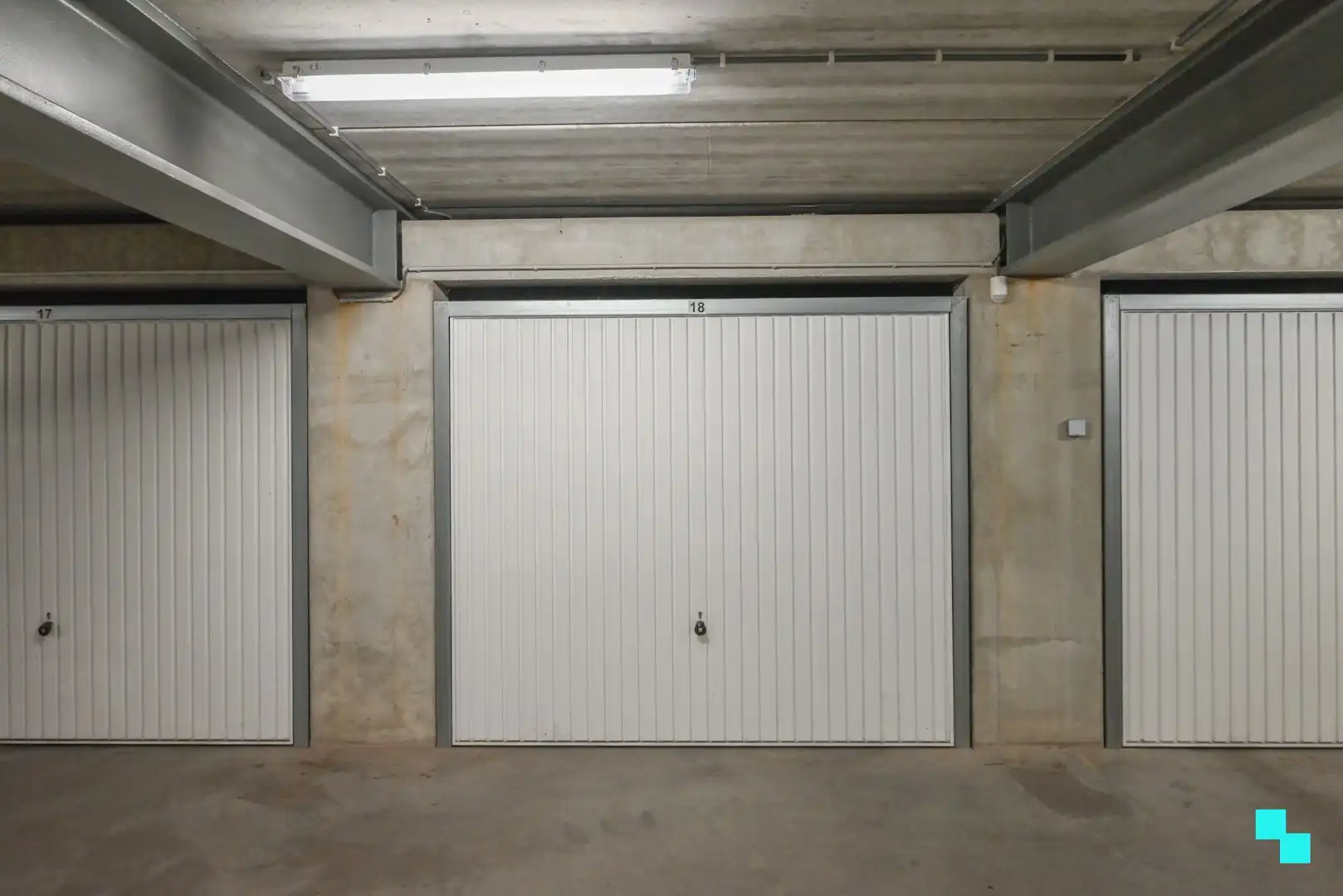 Riant 3-slaapkamerappartement met zicht op de vaart te Izegem foto 32