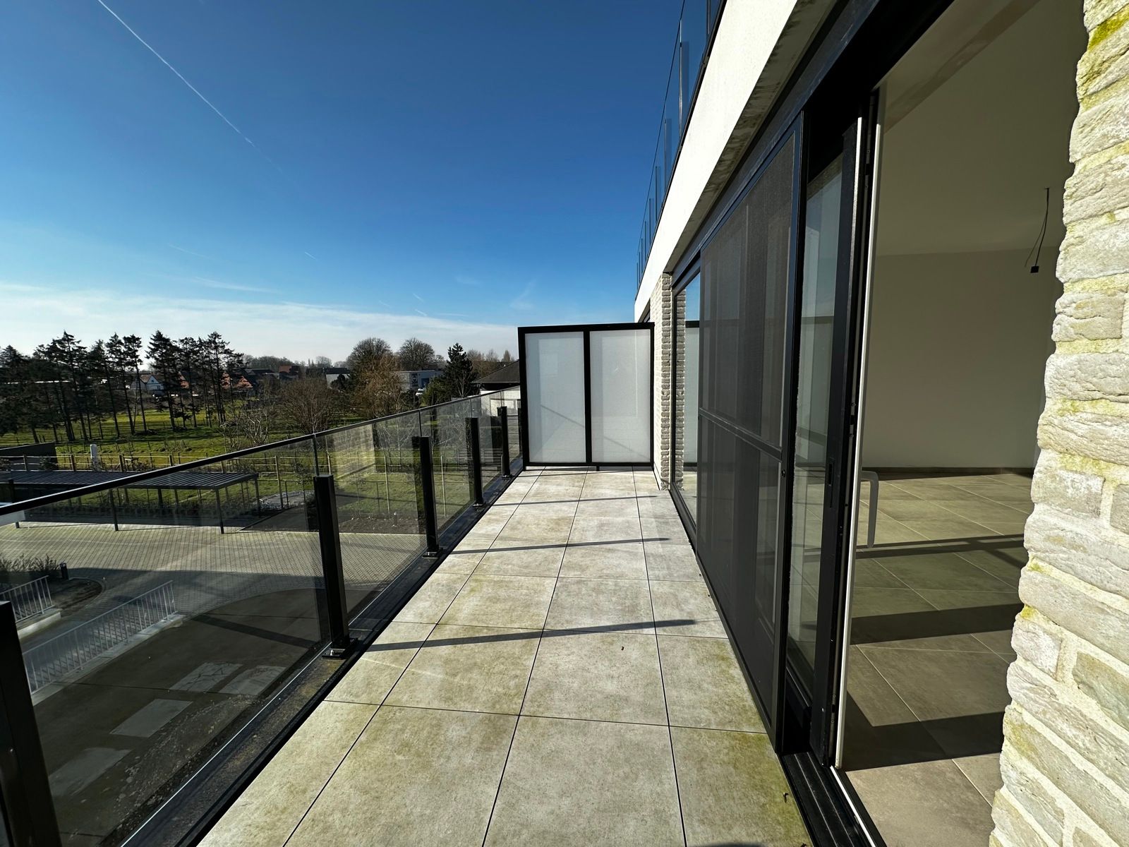 Nieuwbouwappartement in Knesselaere met een zonnig terras! foto 6