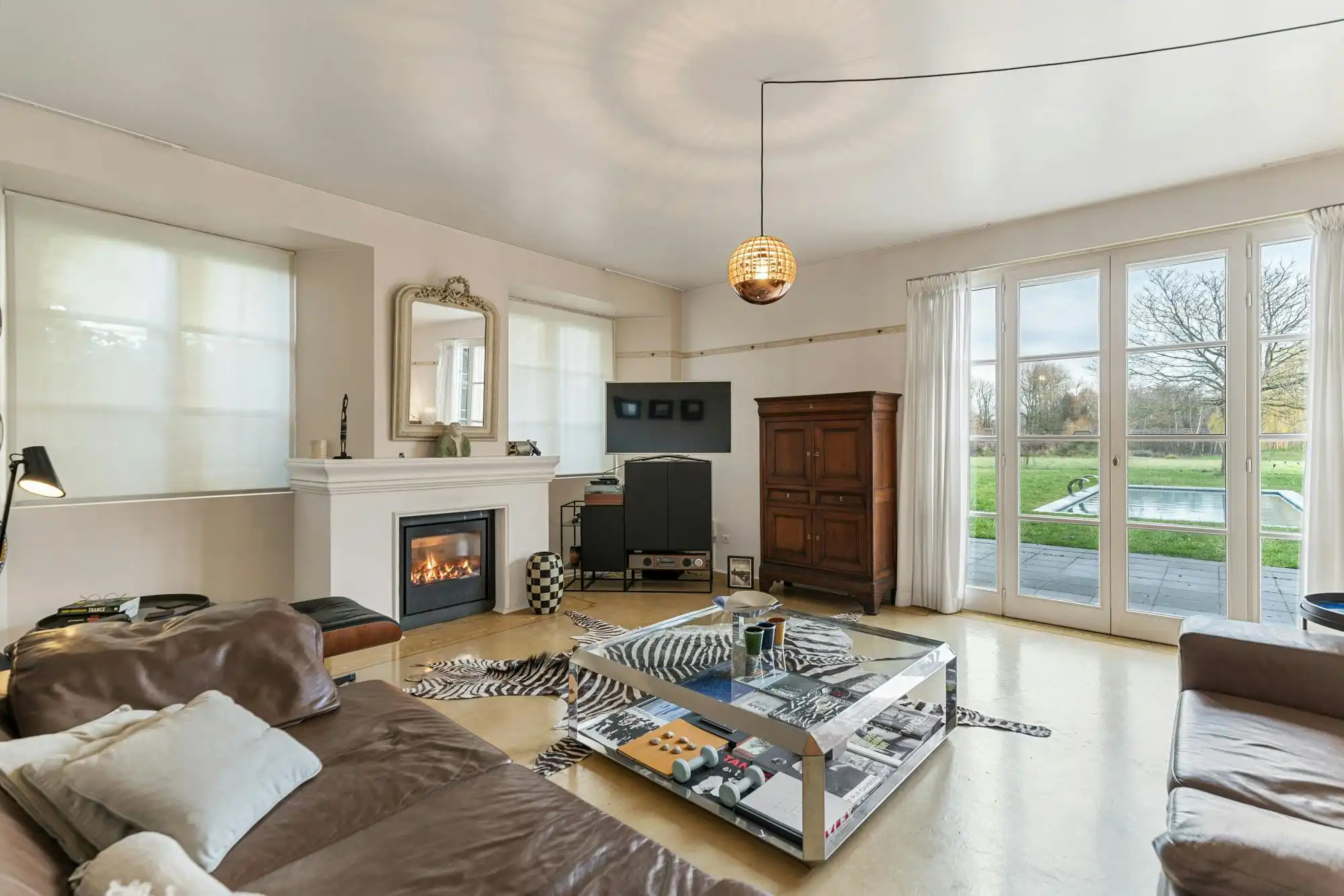 Luxueuze villa met zwembad en handelsruimte te Beverst foto 6