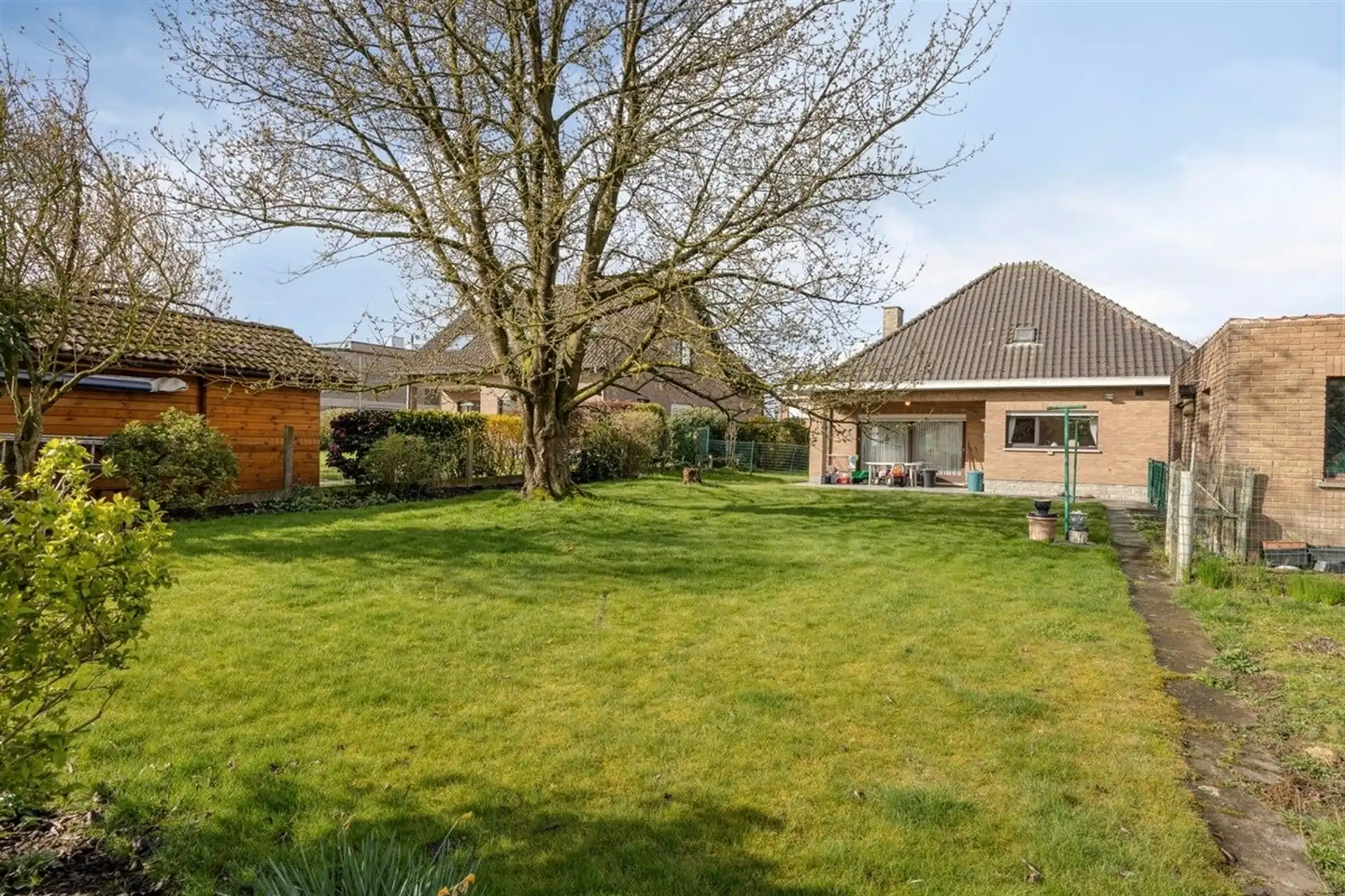 Villa met gelijkvloers wonen en zuidoost gerichte tuin foto 19