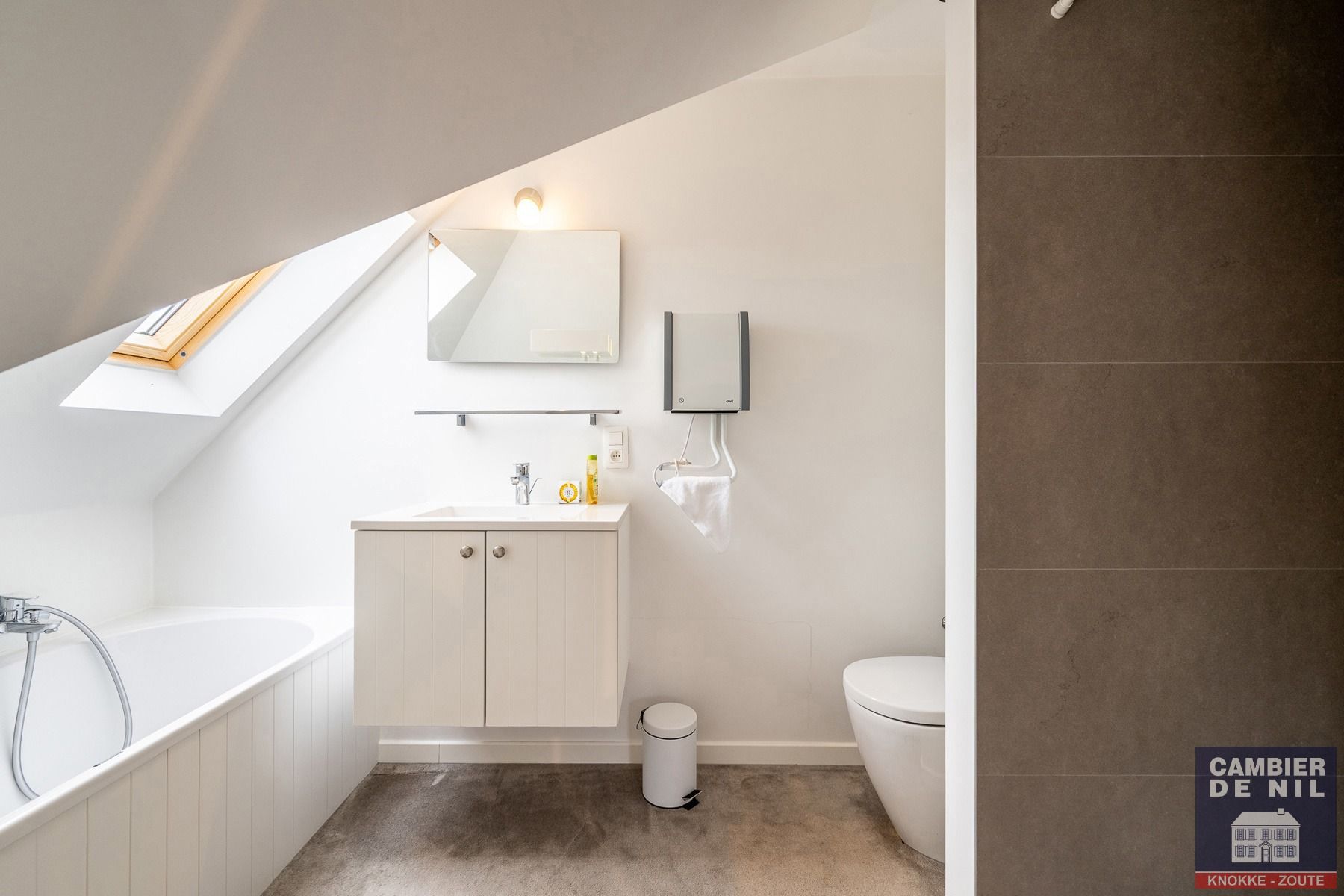 Instapklare , gemeubelde woning gelegen in Oud-Knokke vlakbij de groentenmarkt foto 25