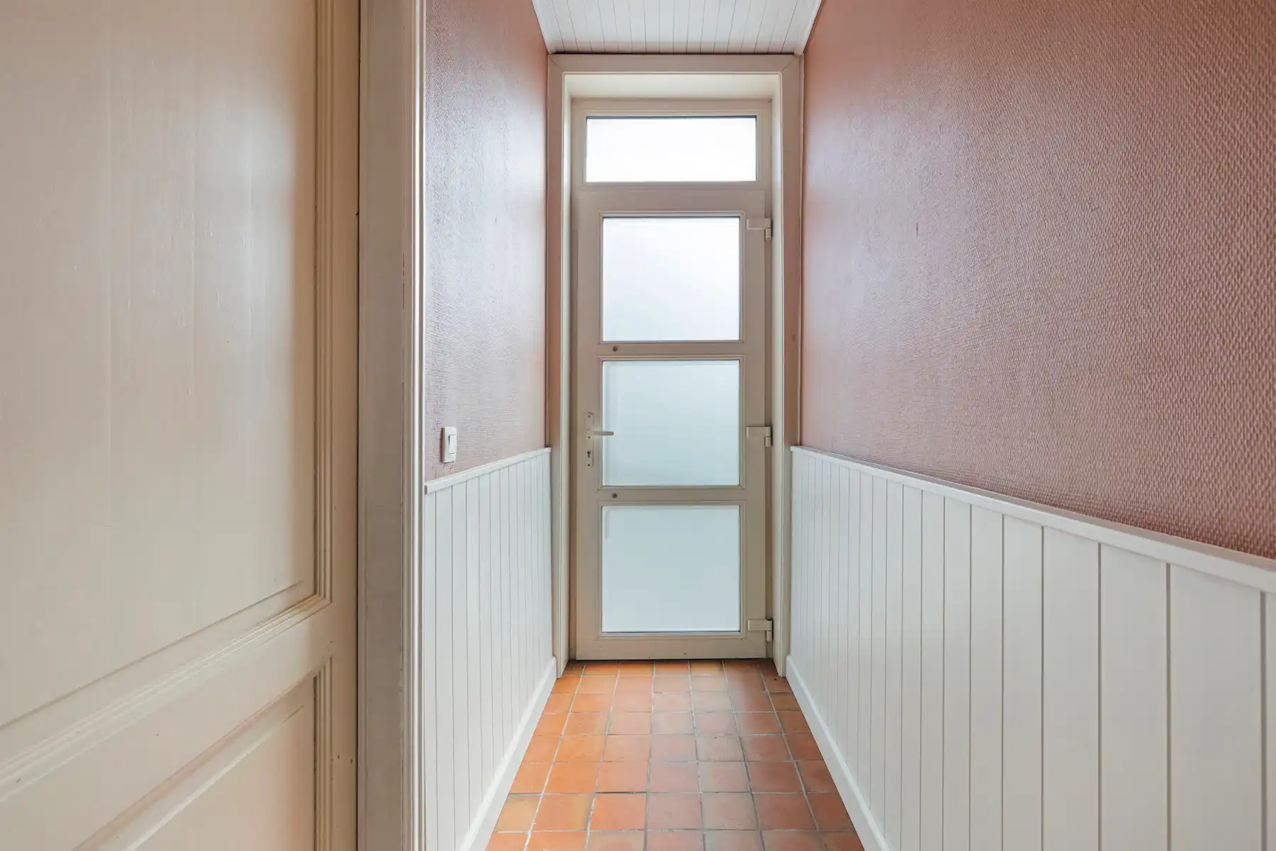 TE KOOP - instapklare woning met 3 slaapkamers en garage foto 3