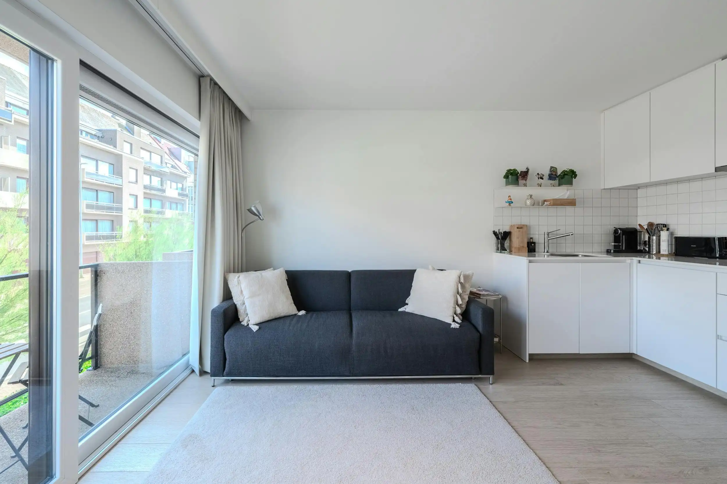 Zonnige studio met slaaphoek te koop te centrum Middelkerke! foto 6