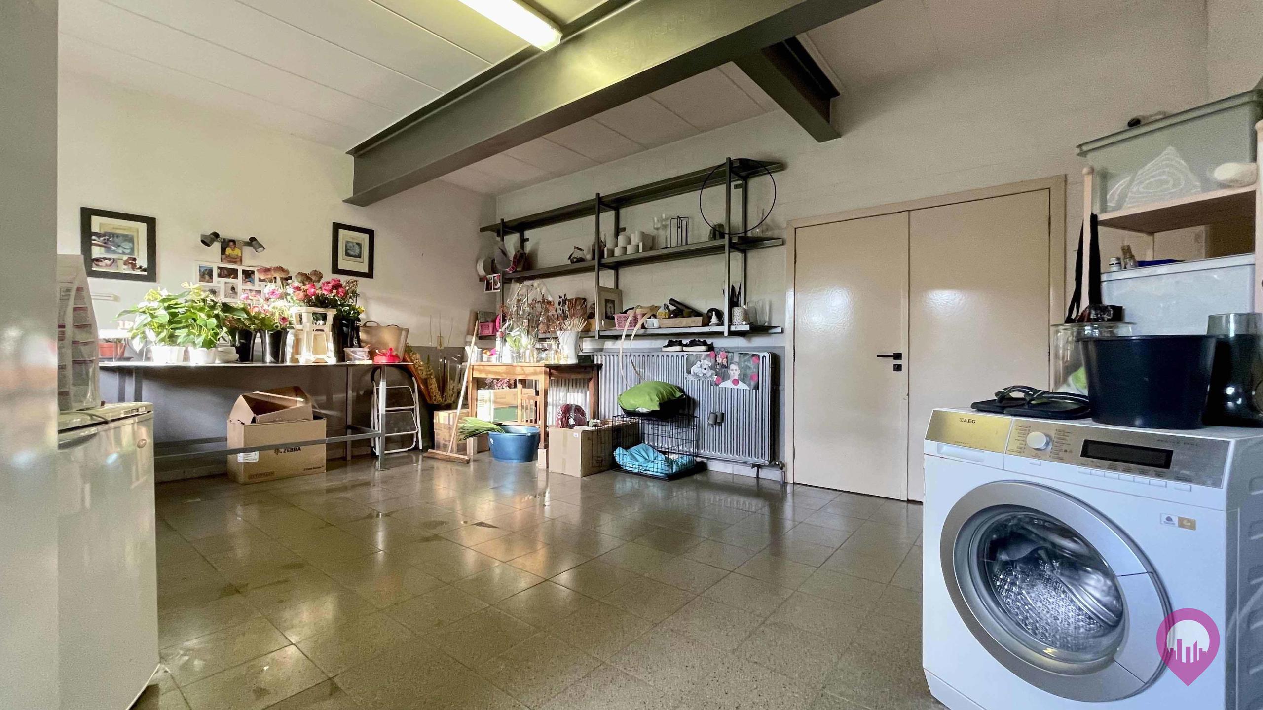 Woning met mogelijkheid voor praktijk aan huis op TOPligging! foto 11