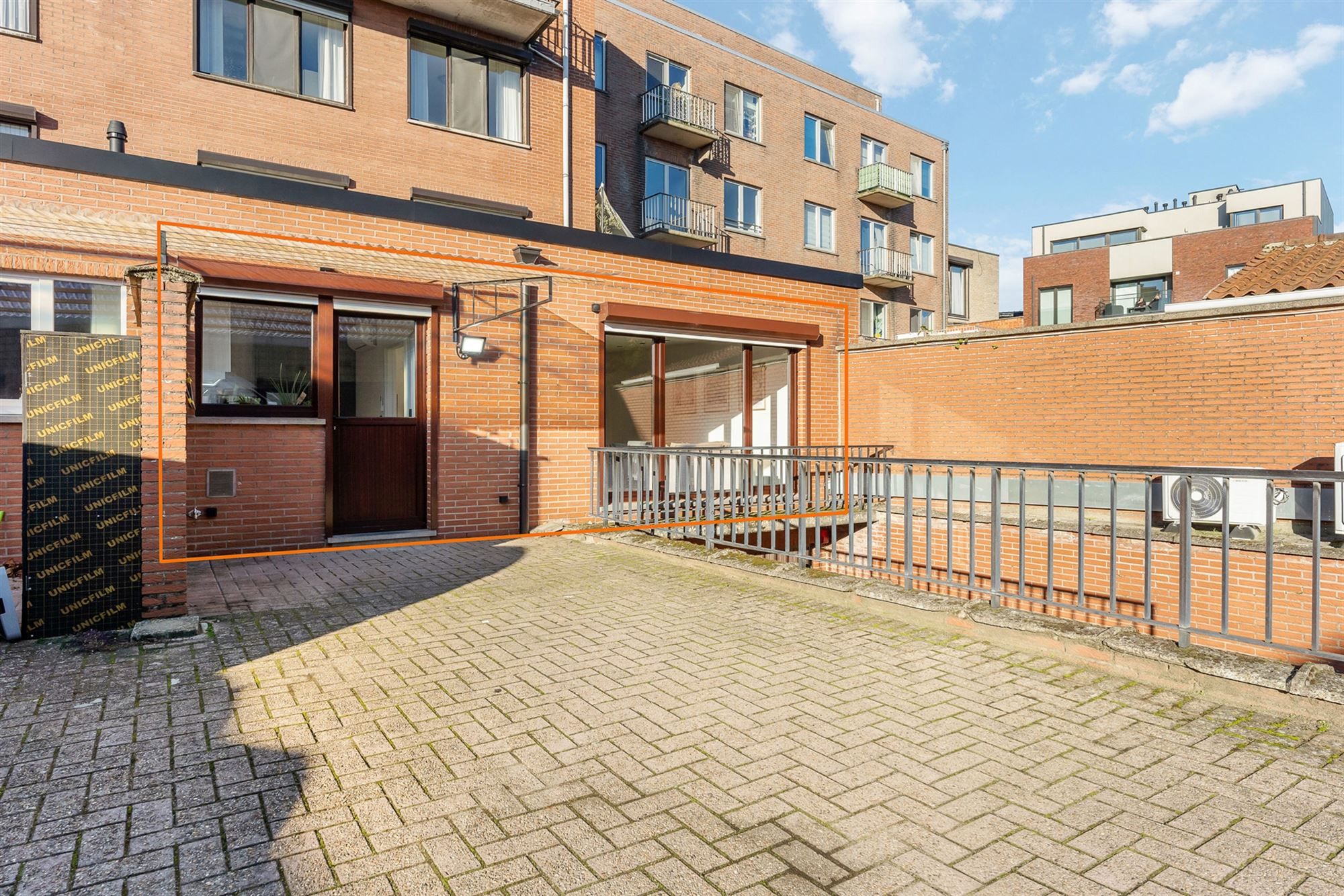 RECENT GERENOVEERD APPARTEMENT MET 2 SLAAPKAMERS IN CENTRUM BERINGEN MET PARKEERPLAATS foto 2