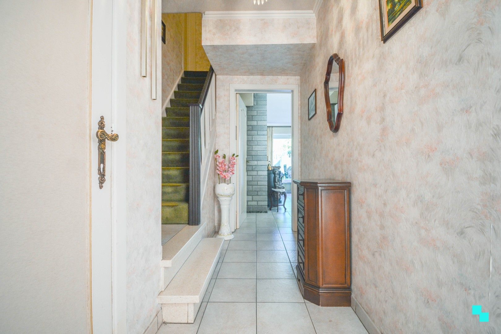 Te renoveren HOB met vier slaapkamers te Hooglede foto 2