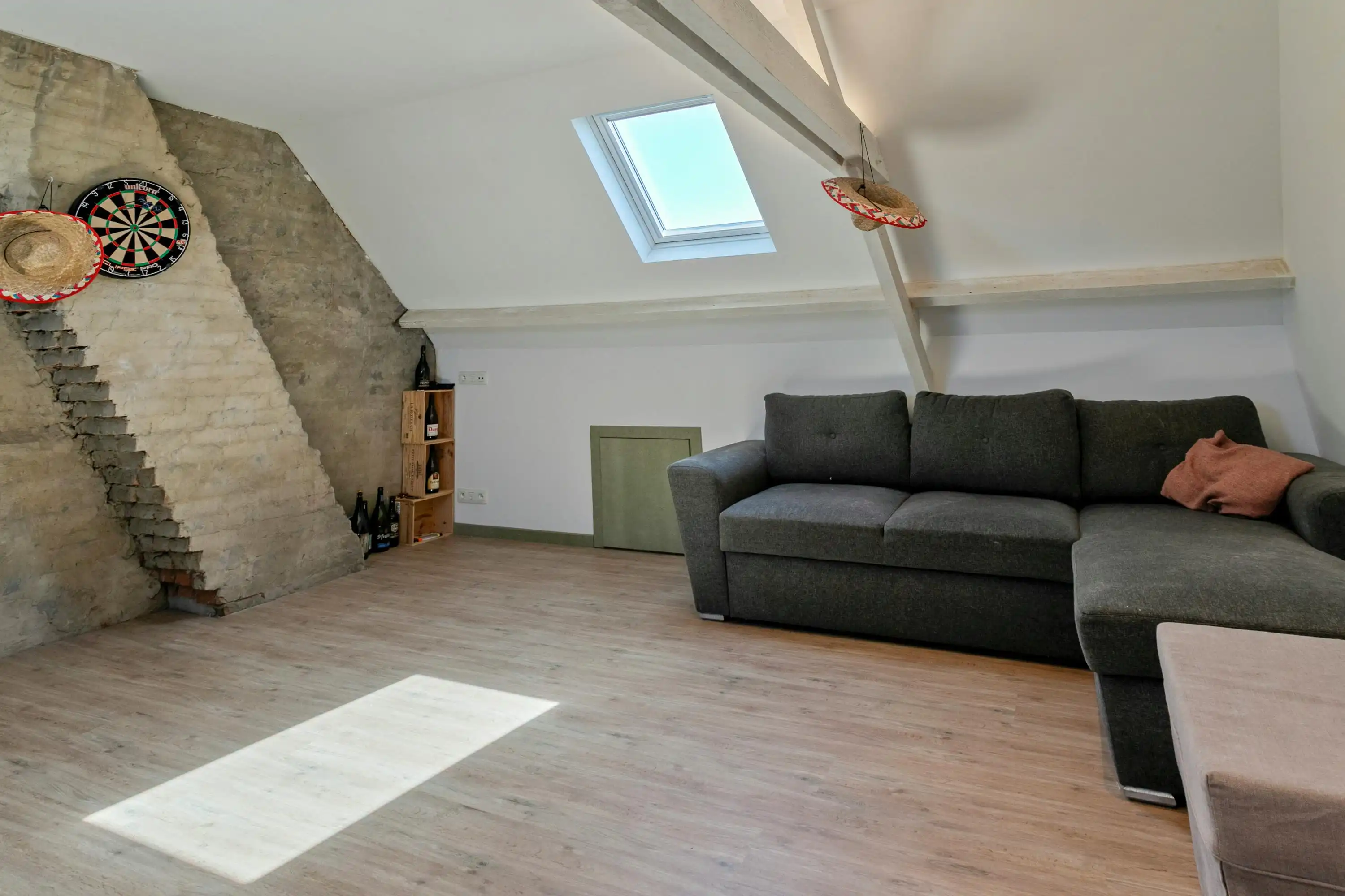 Volledig gerenoveerd huis te Waregem met aangename tuin foto 17