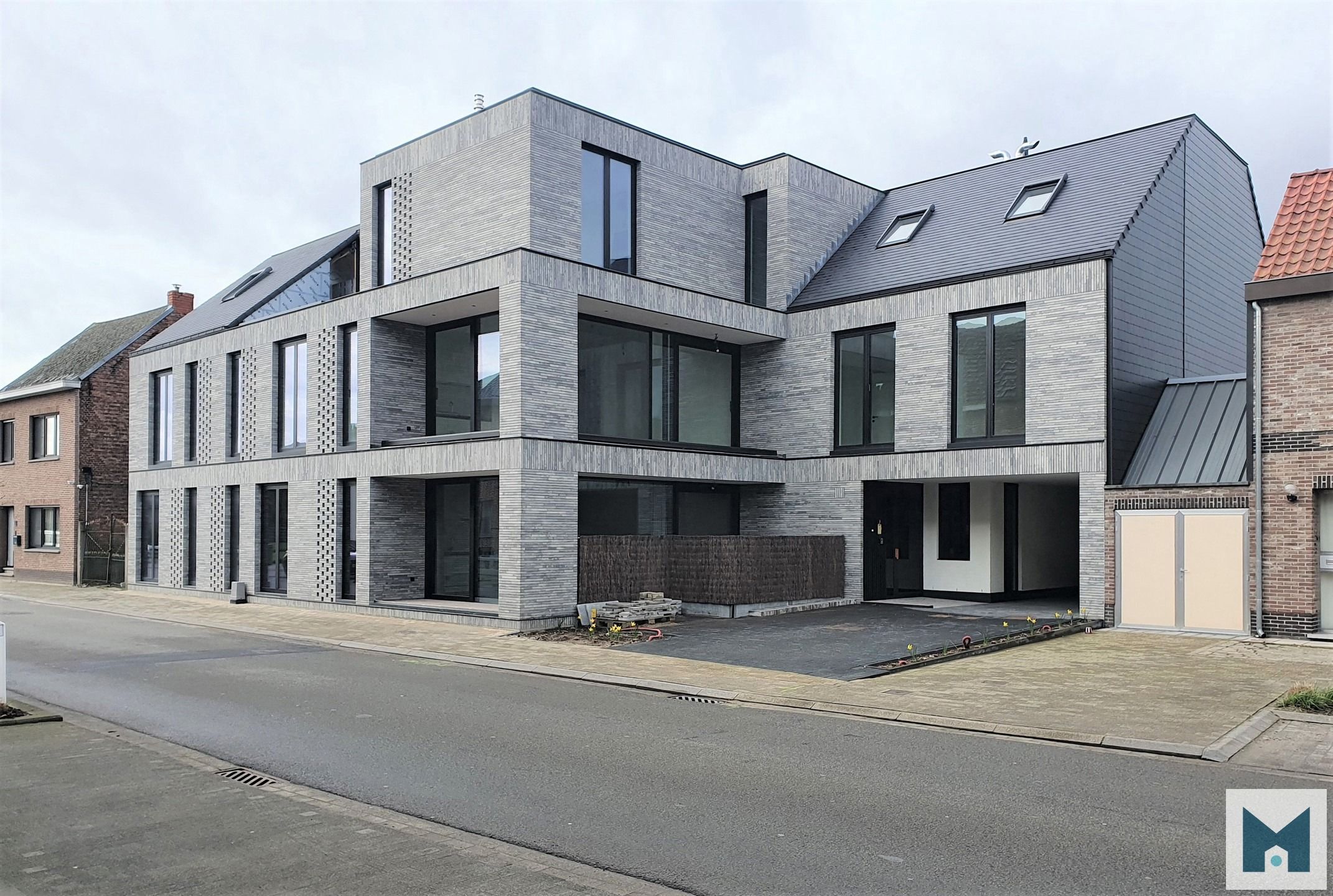 Prachtig lichtrijk nieuwbouwappartement met 2 slaapkamers! foto {{pictureIndex}}