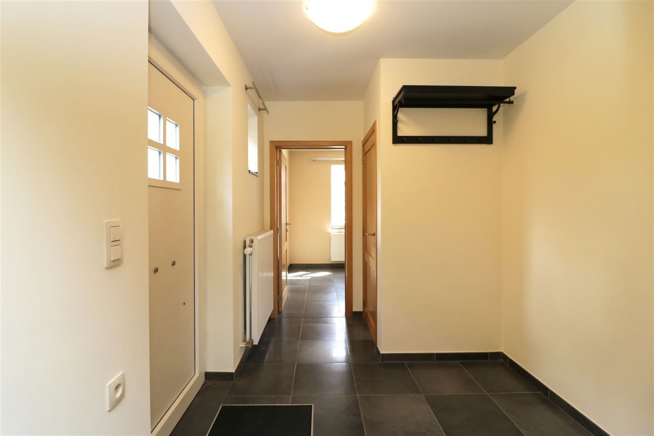 Recente woning met vier slpk, tuin, garage op rustige locatie foto 42