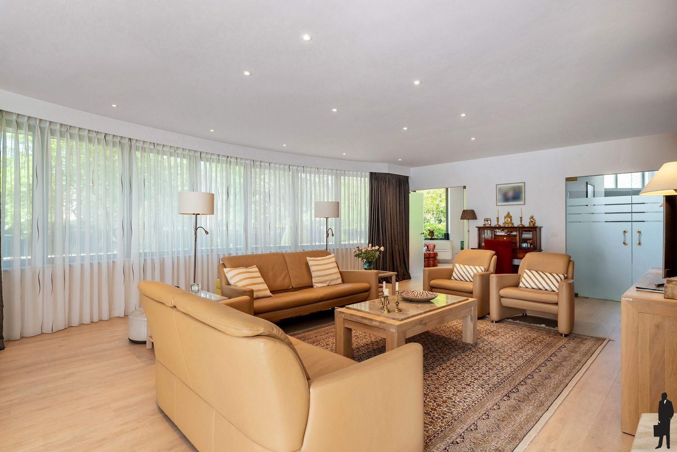 Residentiële villa op hoekperceel van ca. 2.452m² foto 7