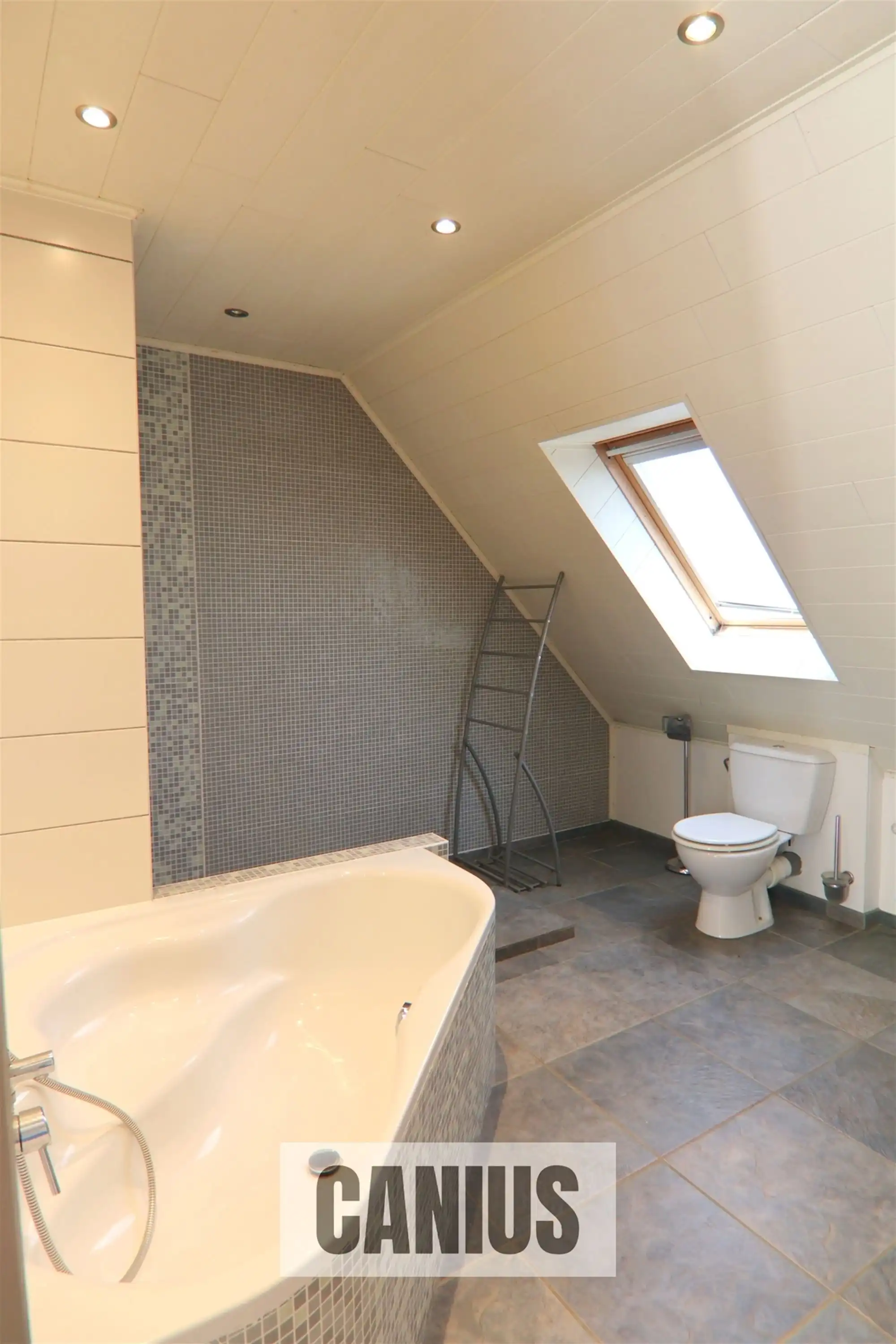 LANDELIJKE WONING MET 3 SLKS, DRESSING & TUIN foto 10