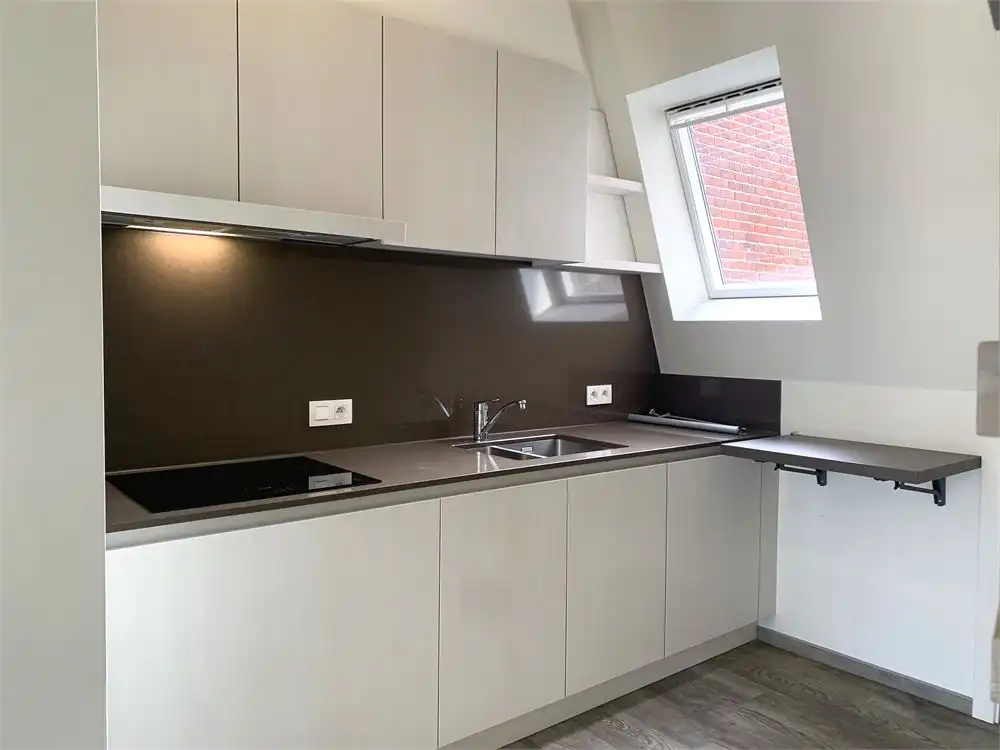 Appartement met mooie ligging op de markt van Torhout foto 5