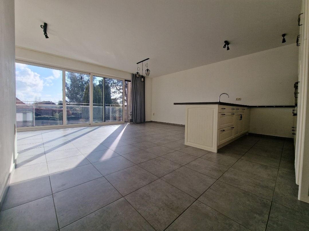 Energiezuinig appartement (2slpk) met terras en garageplaats in centrum foto 4